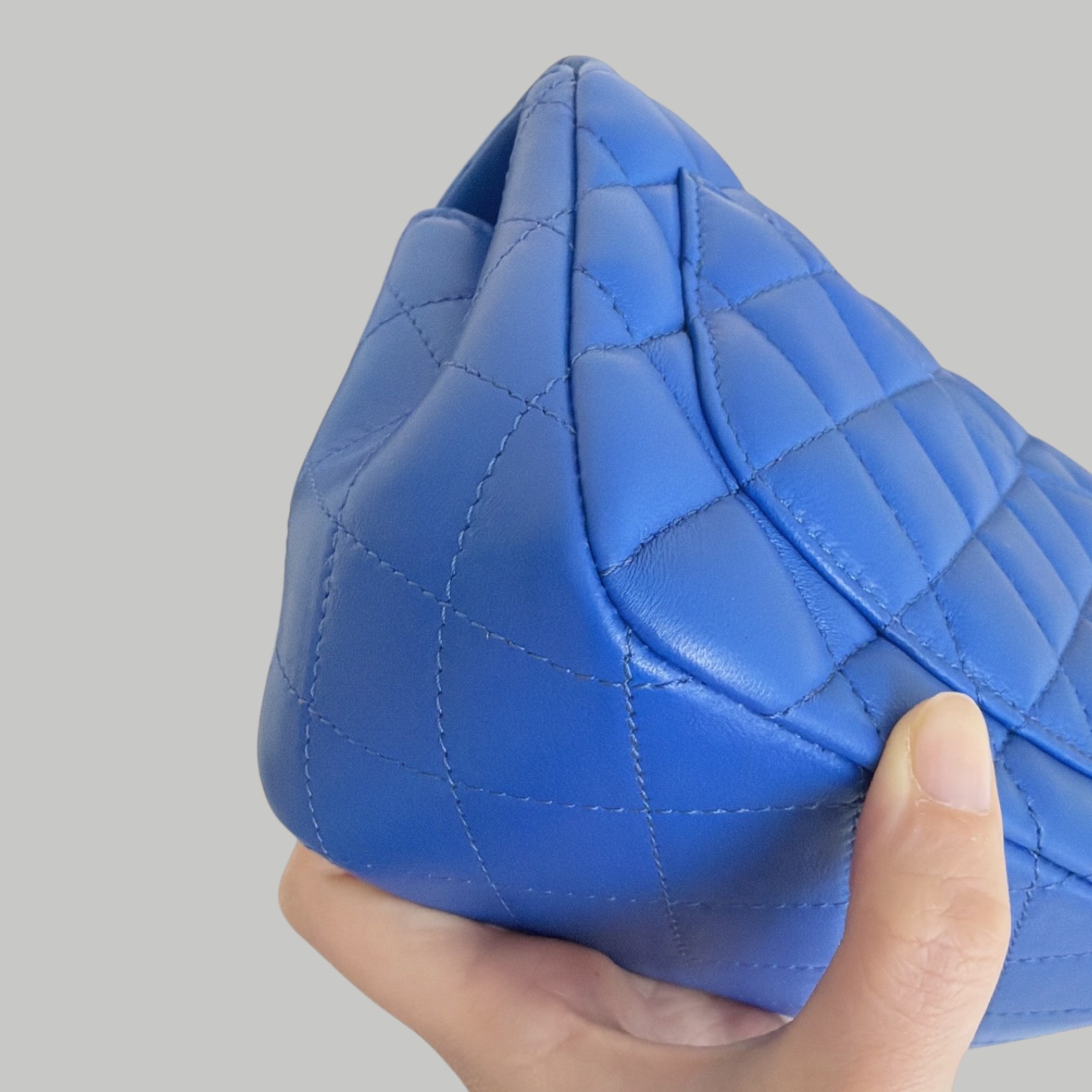 Chanel Lambskin square  藍色