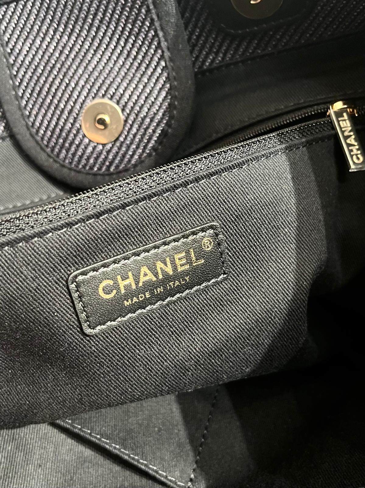 Chanel Deauville tote bag  100%Authentic, 98%new ✅香港專門店收據✅card✅dust bag✅box