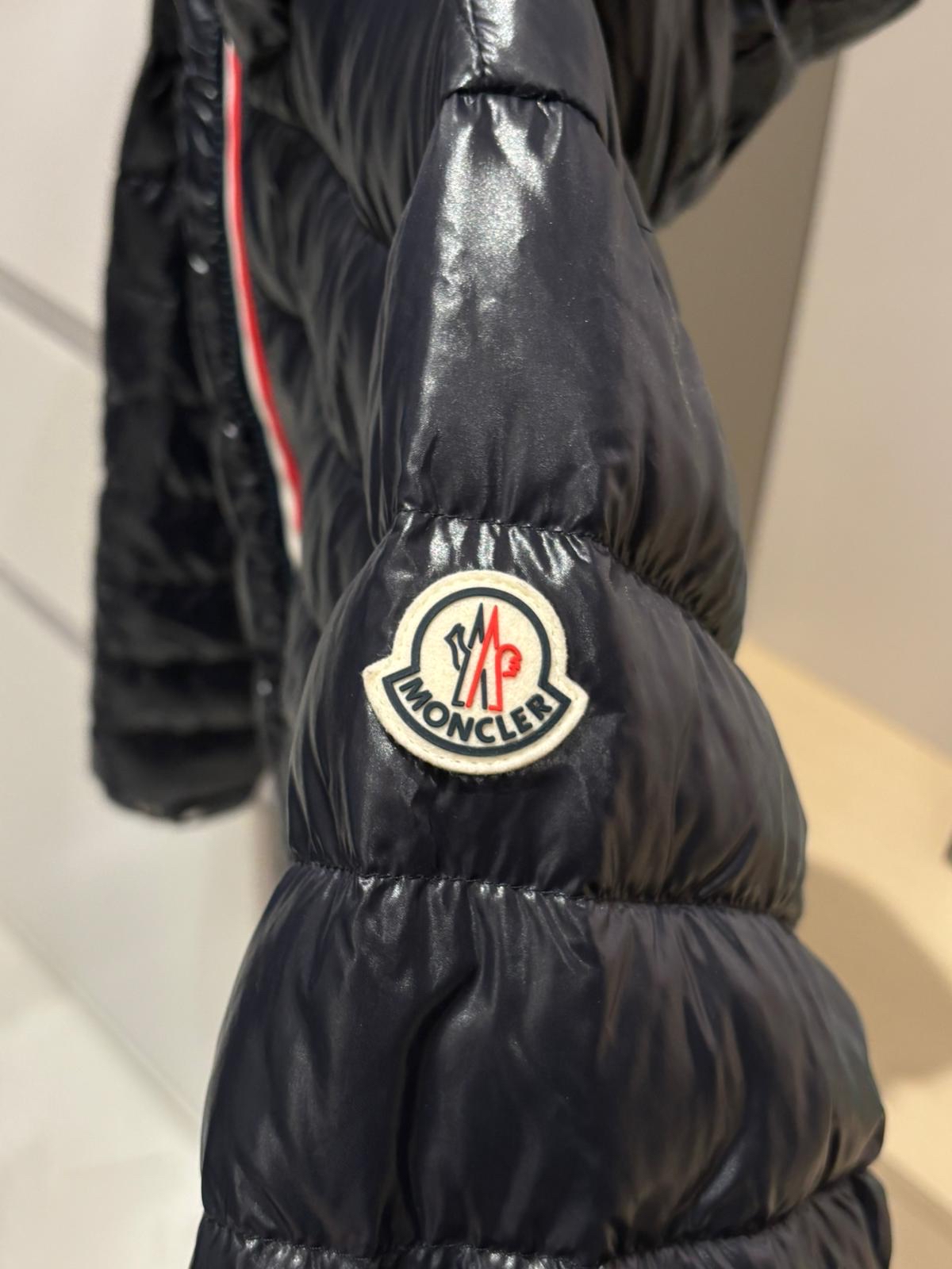 MONCLER outer size 1 ,90% Down, 10 % Feather Outer 90%鵝絨,10%羽毛 navy外套 98%new