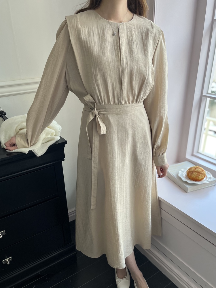 Pleated Yoke Detail Dress (Beige)