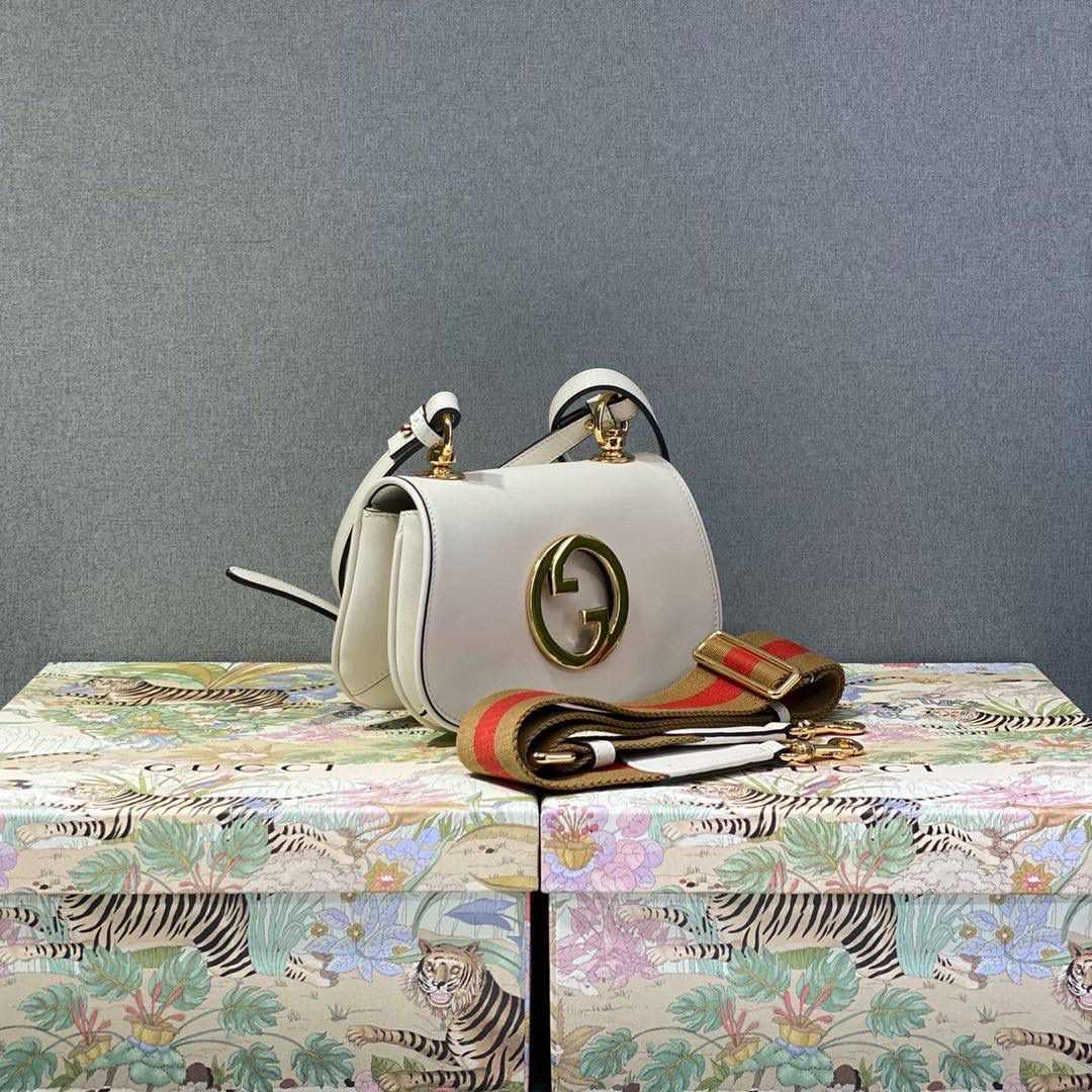 ▪大货实拍 𝐆𝐮𝐜𝐜𝐢 𝐁𝐥𝐨𝐧𝐝𝐢𝐞新品系列 型号：698643 尺寸：22*13*5.5cm