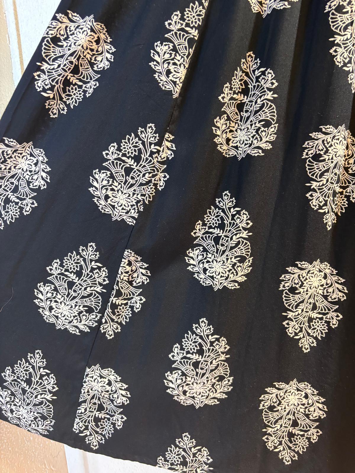2902 Black Printing Skirt 37"