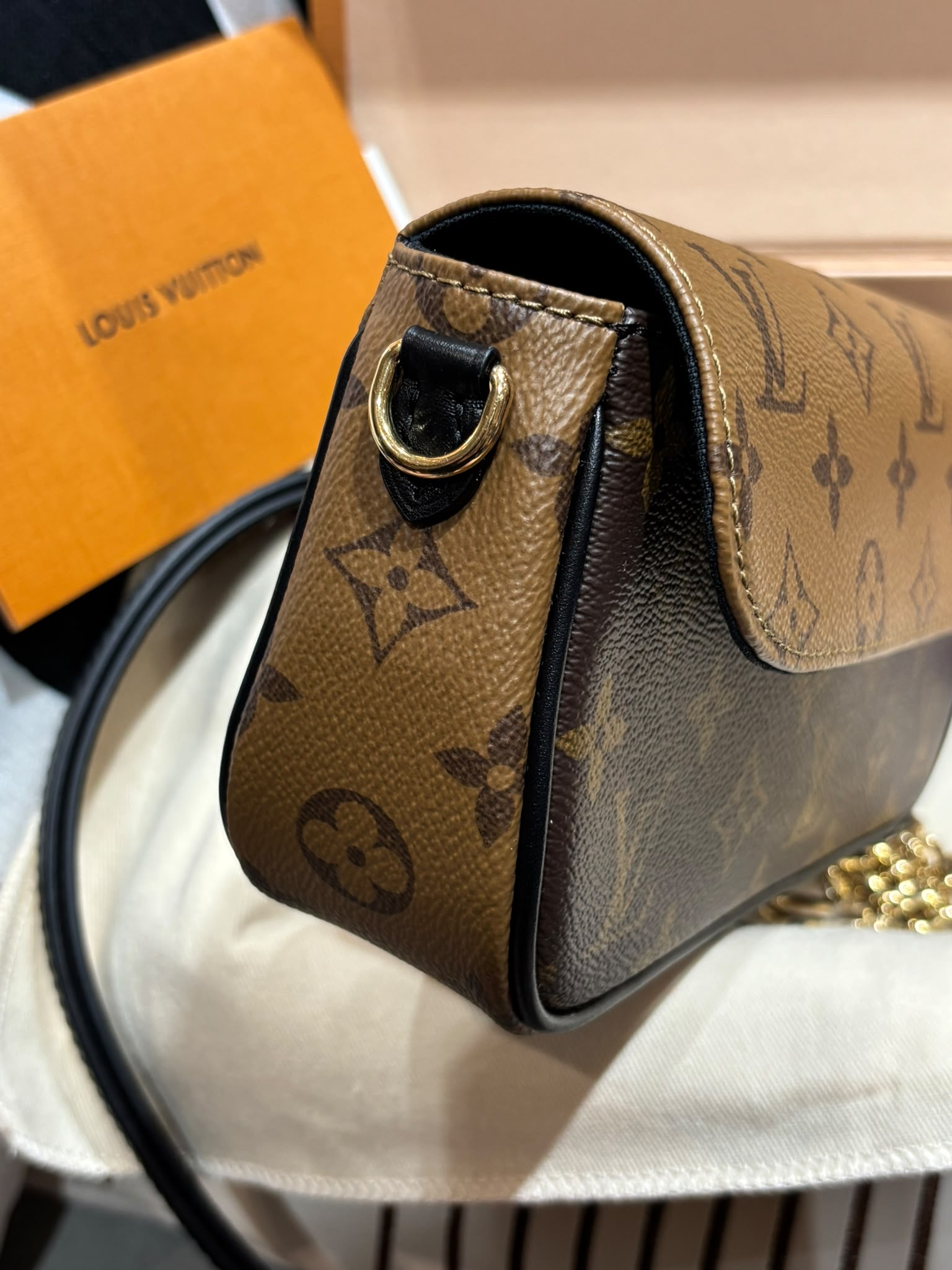 Lv Ivy woc M26587 MONOGRAM REVERSE 100%Authentic,  Unused 全新未使用品。 ✅專門店收據✅塵袋✅盒