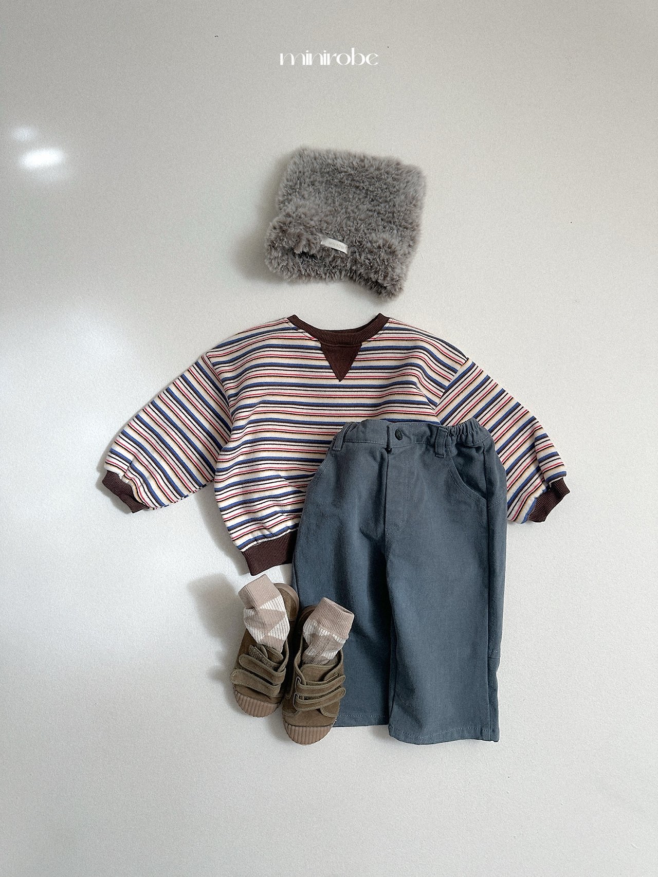 Mnirobe | Rainbow sweatshirt