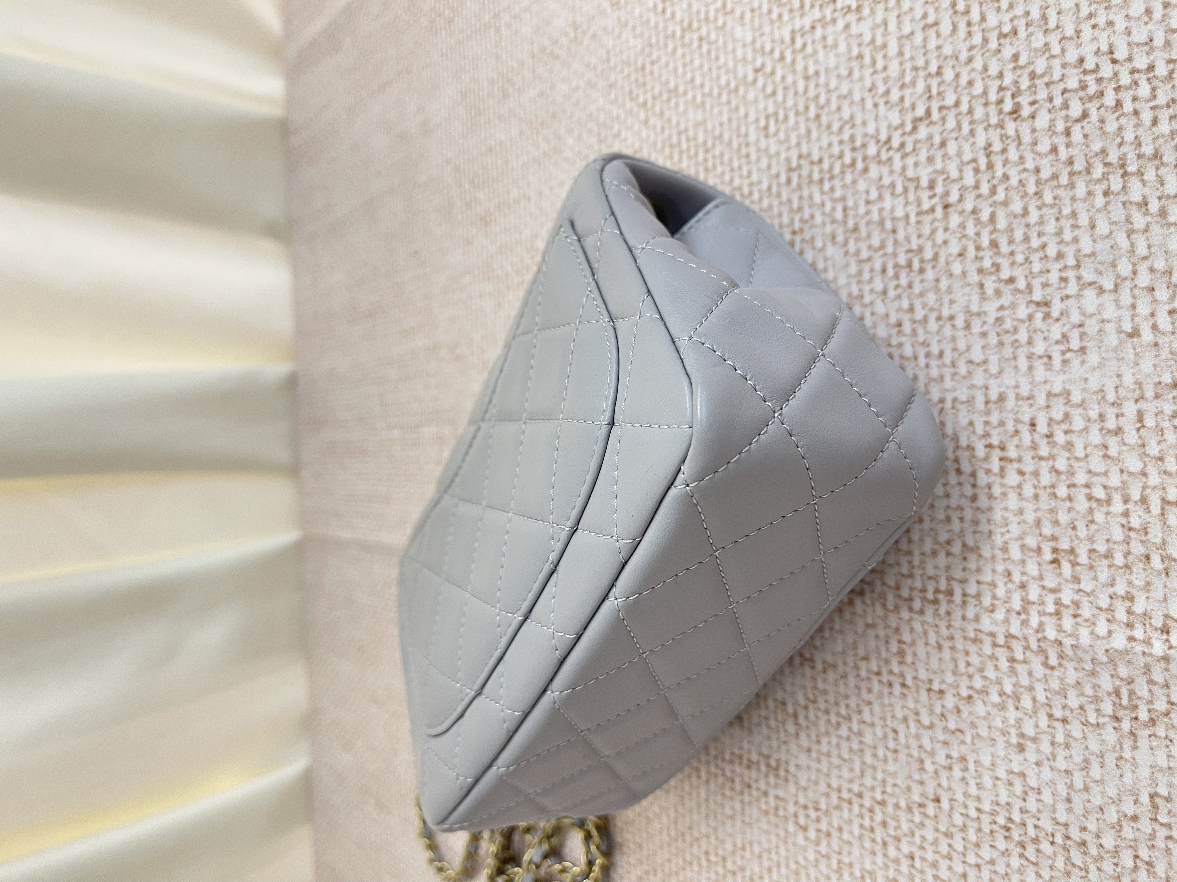 Pre-owned Chanel Square Pearl Crush / Product Code: 26042701