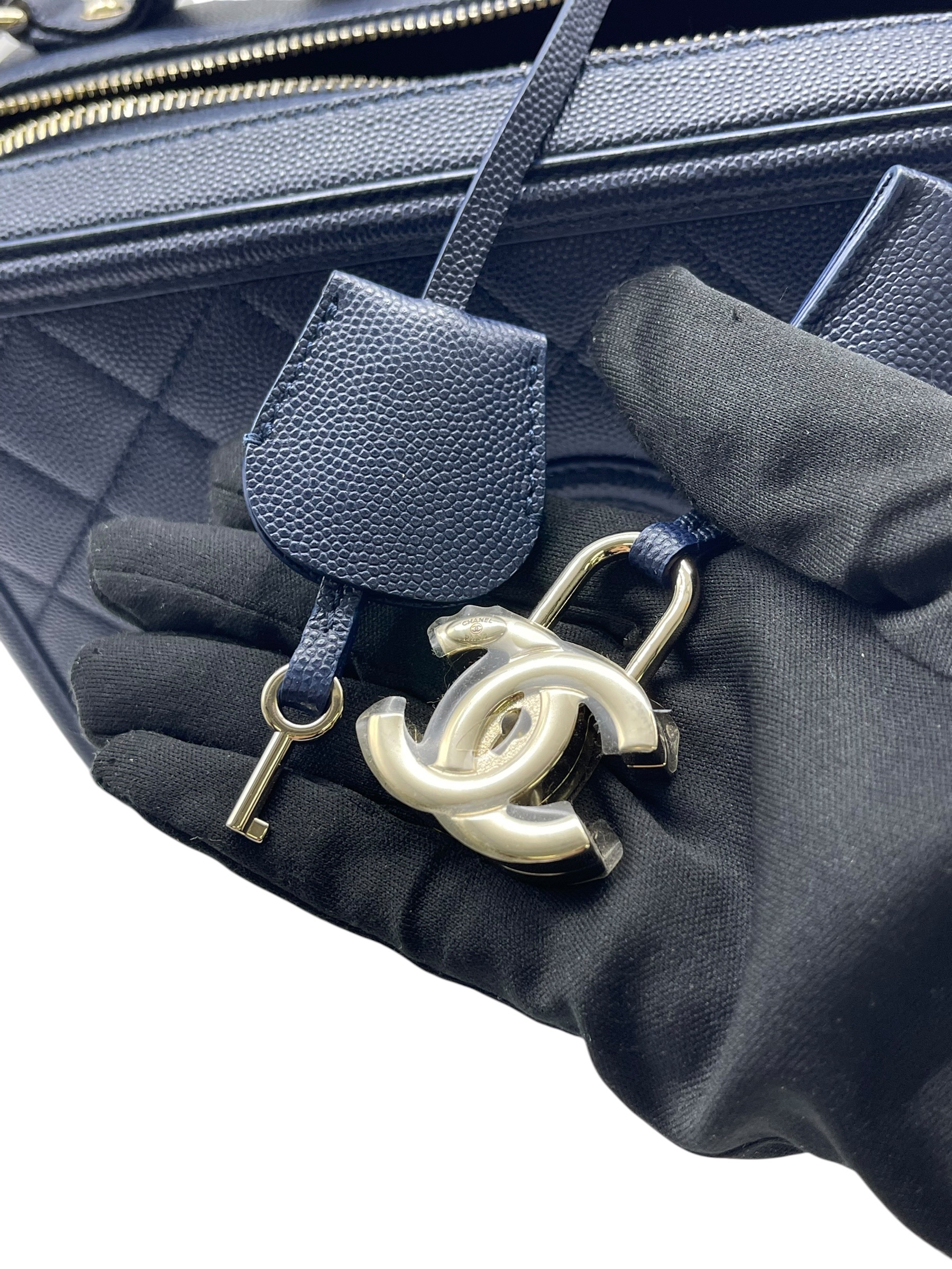 Pre-owned Chanel CC Filigree Vanity Case / Product Code: 072909