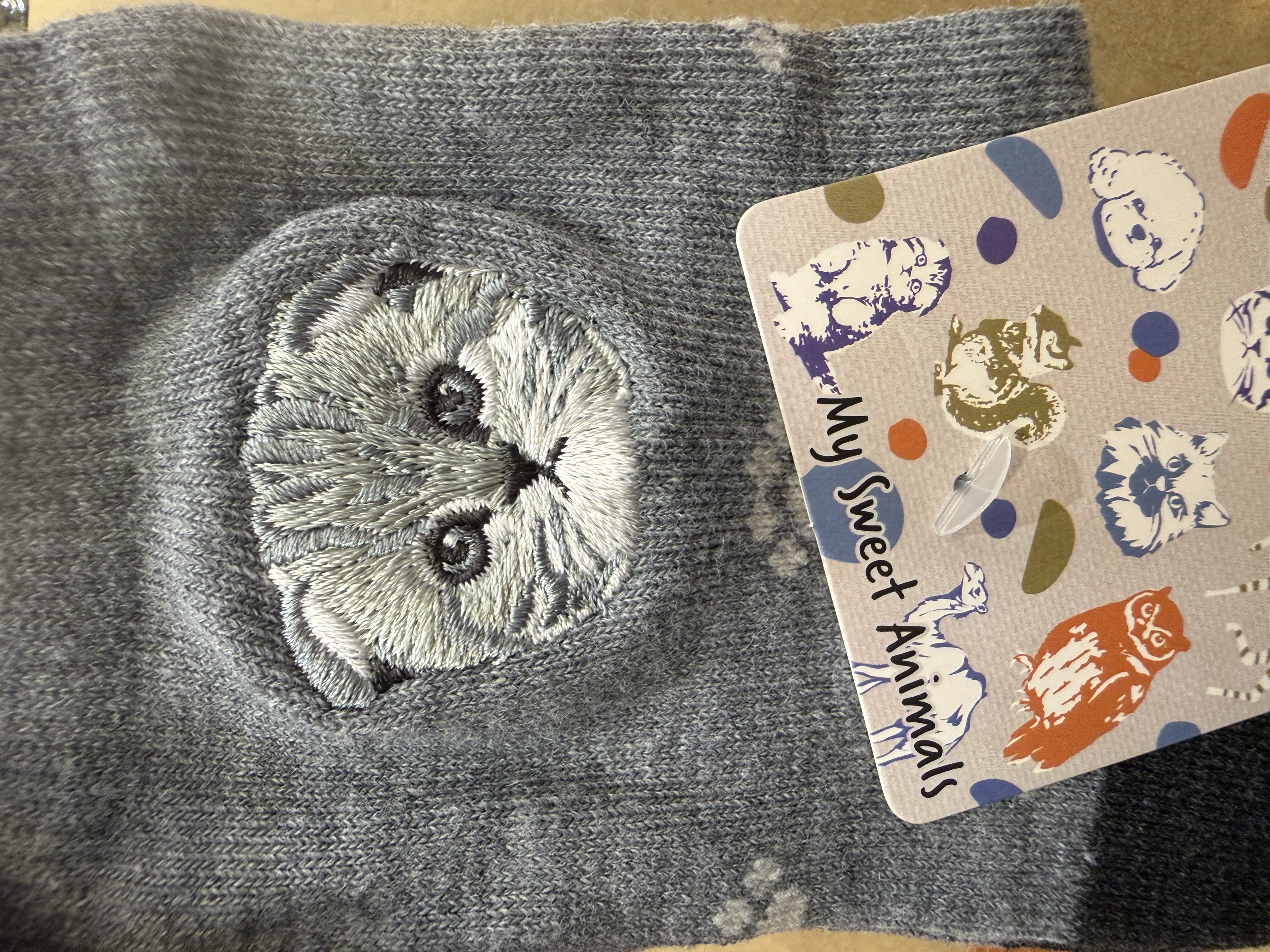 摺耳貓刺繡襪  BC893X000Z23