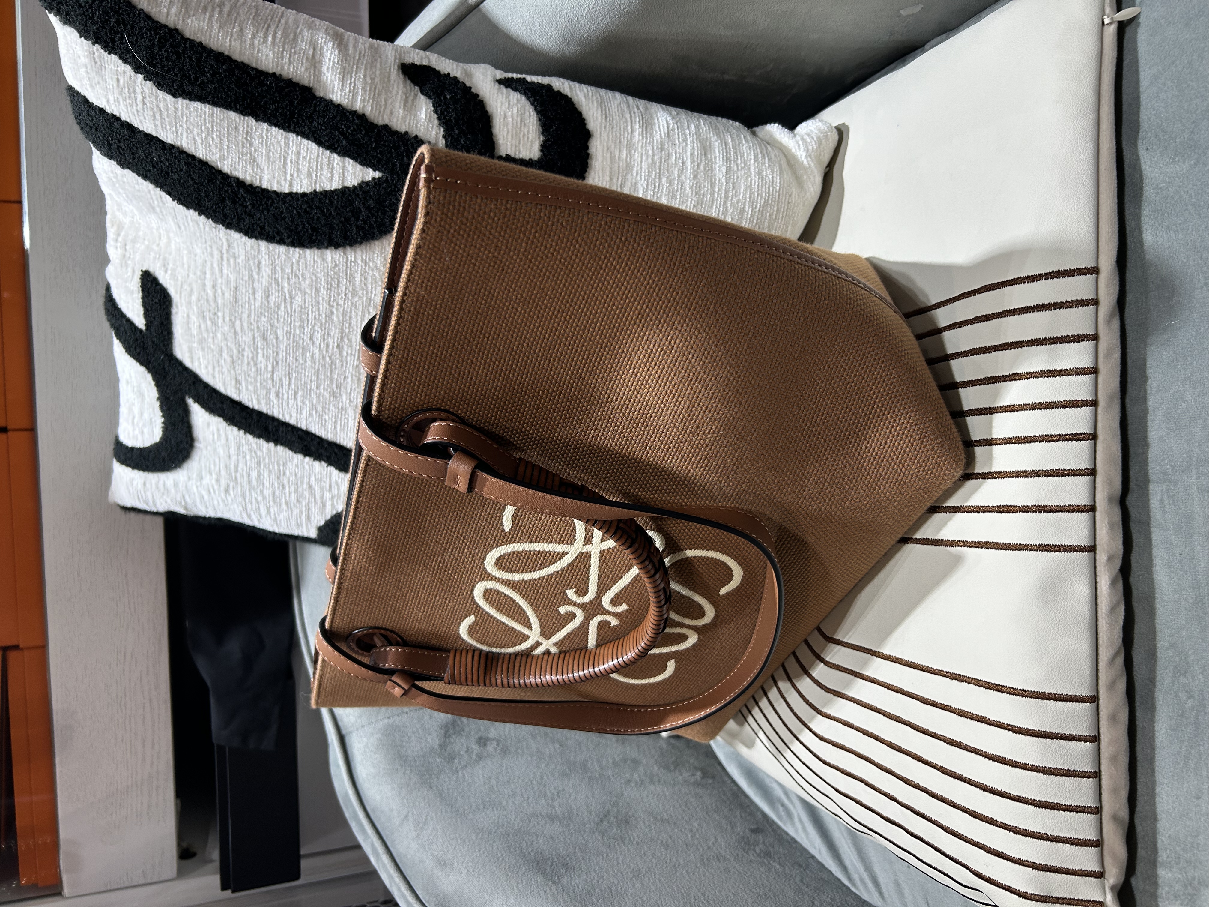 LOEWE Anagram 2 way bag tote shoulder bag Tan 100%Authentic, 98%anew ✅Dust bag