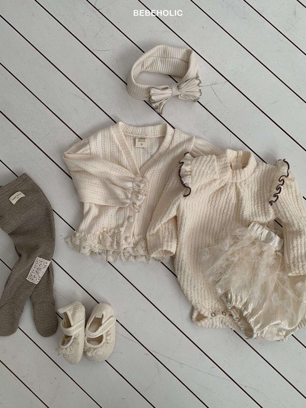 🌸預訂 韓國直送🌸🇰🇷BEBEHOLIC兩色蕾絲花邊束袖開襟外套