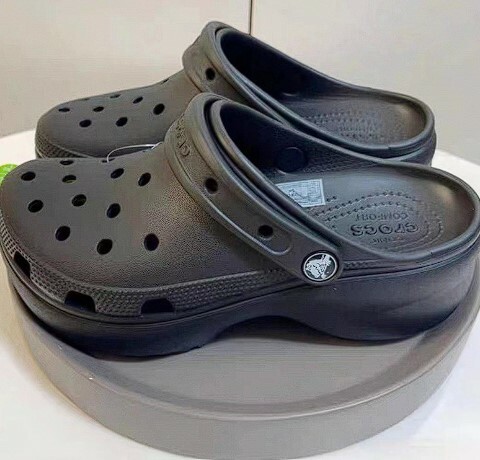 成人洞洞鞋 - 1件 現貨