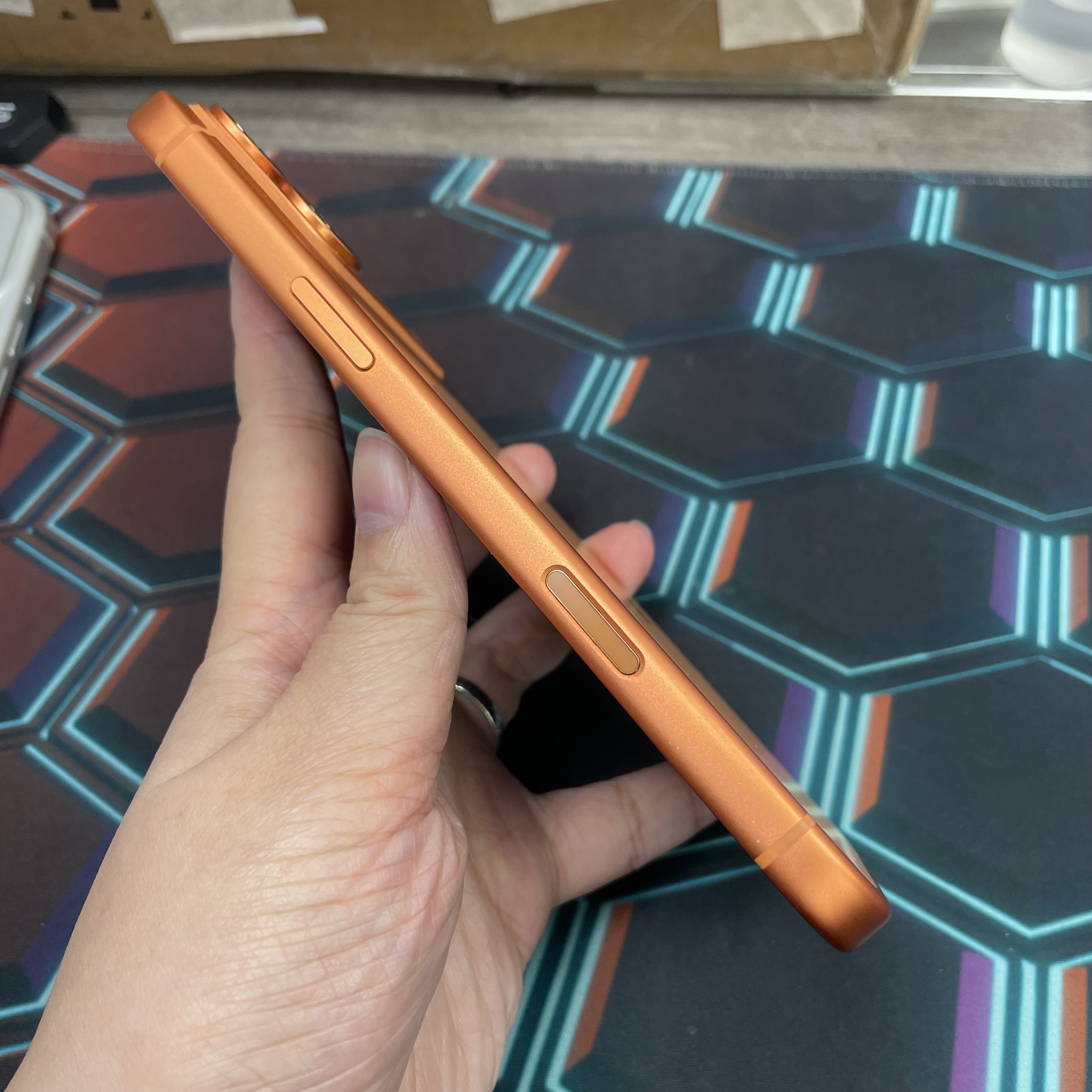 *8361 17 pro max 完美機 2TB 電89 橙色 orange