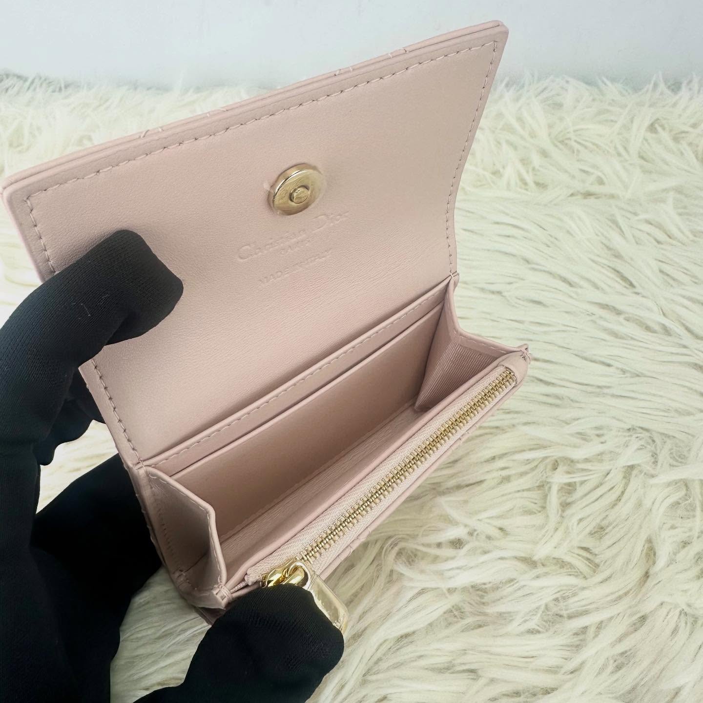 閑置品🌟Glycine 粉色羊皮金扣 卡片包 2025年全套有盒🩷