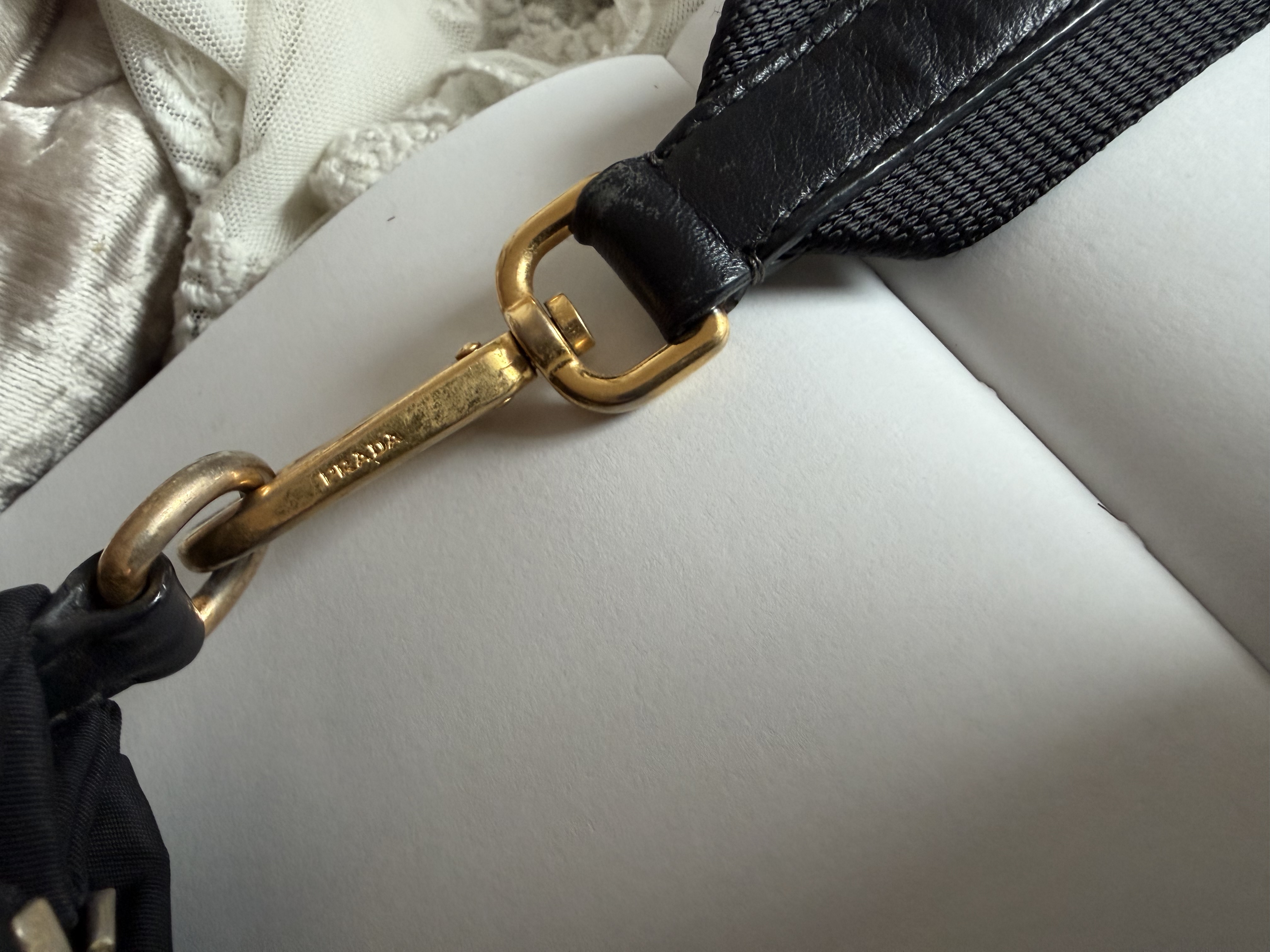 prada黑色 black re nylon bag with original strap