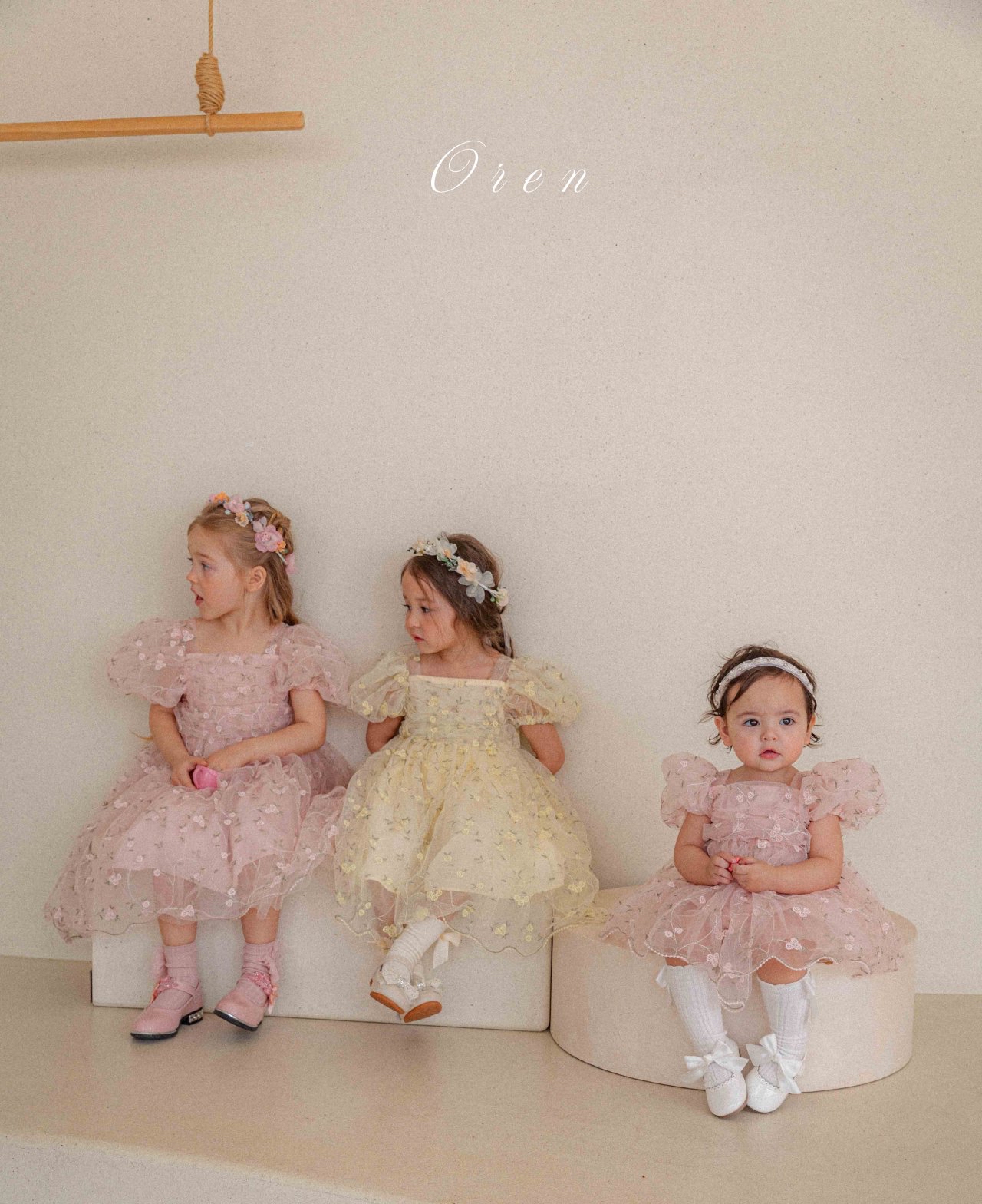 ☀️預訂 韓國直送☀️🇰🇷Oren Roslyn Bloom兩色花卉刺繡泡泡袖包屁裙/連身裙