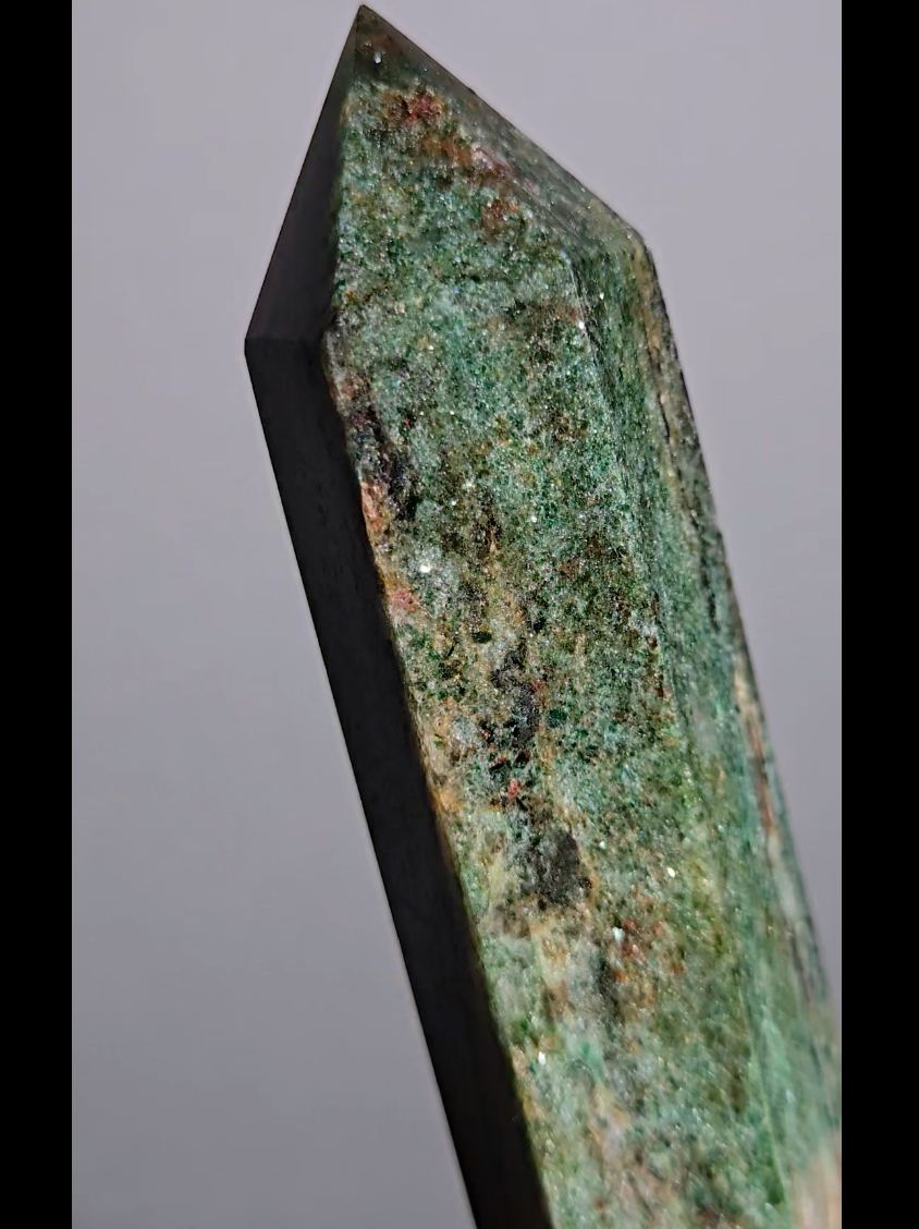 Sparkly gold and green mica in fuchsite tower - MCA73