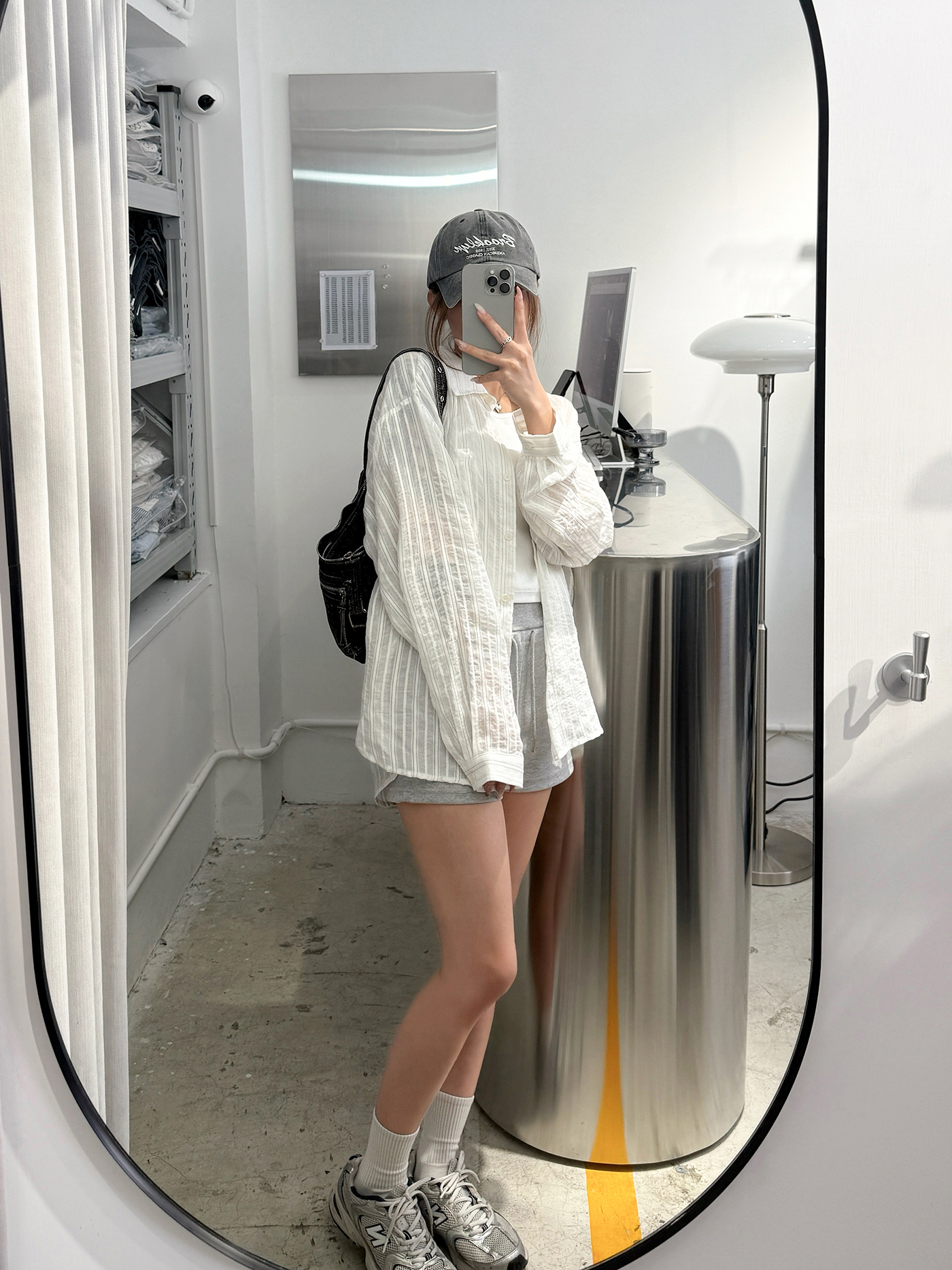𝐋𝐢𝐠𝐡𝐭𝐰𝐞𝐢𝐠𝐡𝐭 𝐬𝐡𝐞𝐞𝐫 𝐬𝐭𝐫𝐢𝐩𝐞𝐝 𝐬𝐡𝐢𝐫𝐭