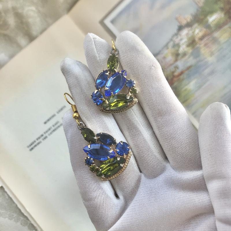 Vintage C.a. 1950-60s Faceted Marquise Shape Blue and Olive Green Open-back Glass Jewelry Set with Brooch & JewHook Earrings（MT1714-3）