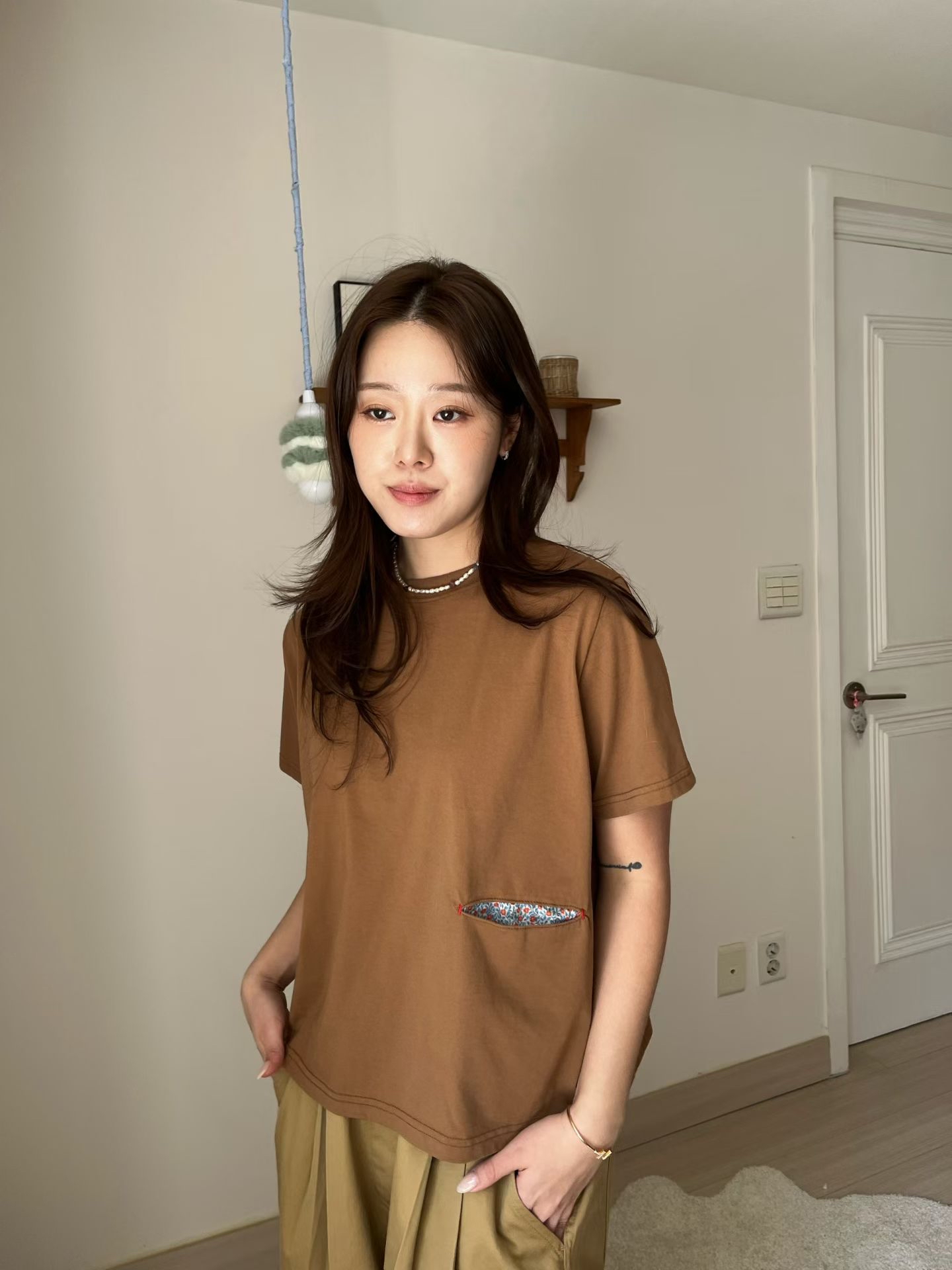 AT ON 花布袋口tee