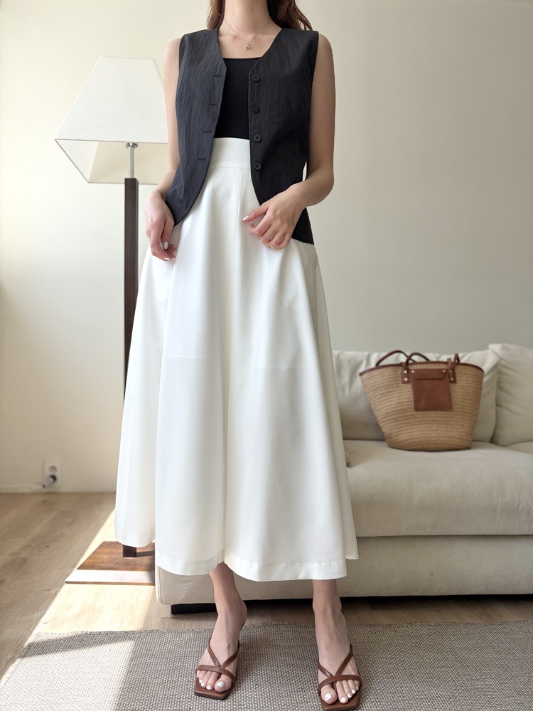 Minimal Buttoned Vest (Black)