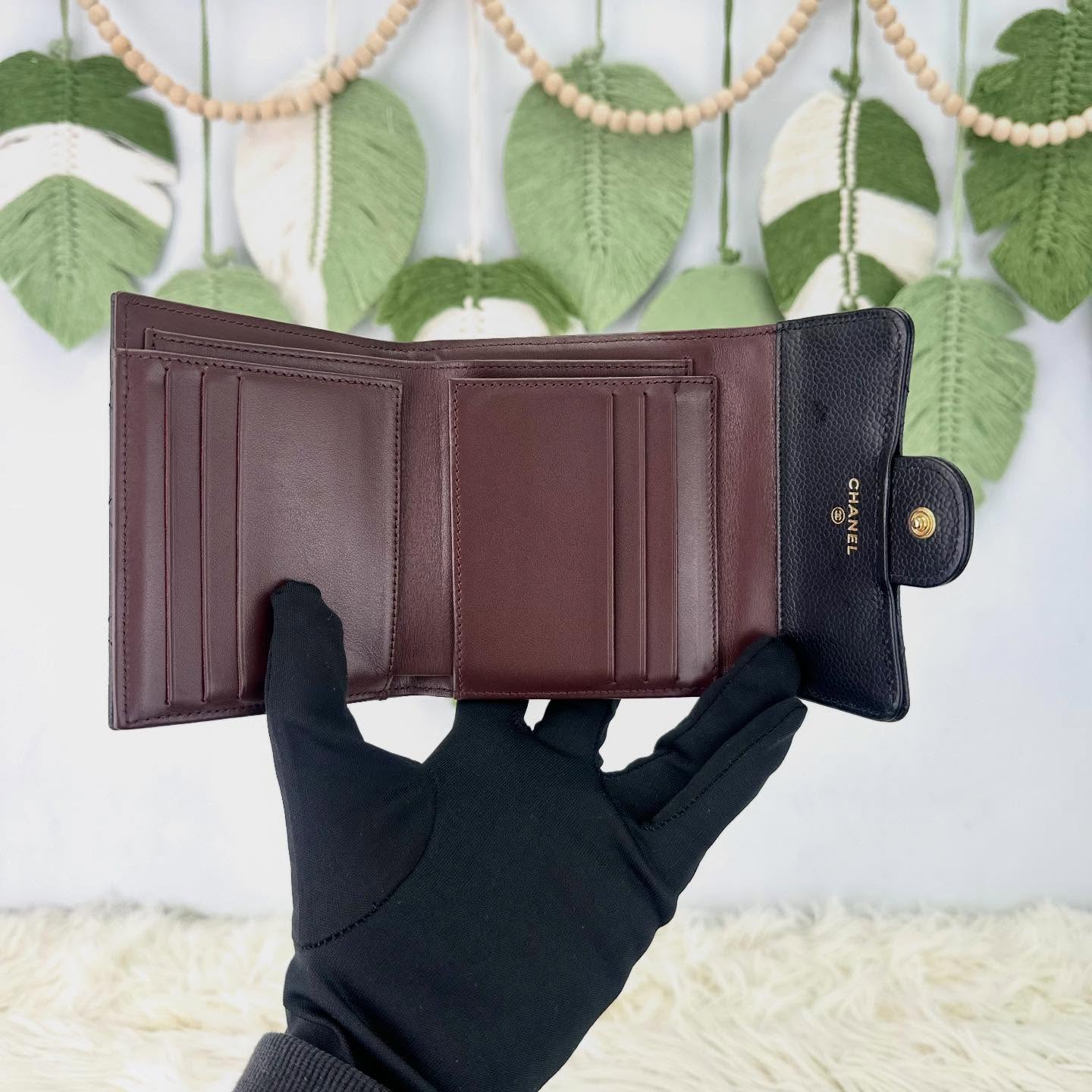 CHANEL 🤍PRE OWNED 黑金荔皮牛皮三摺銀包 晶片款 全套有單🖤