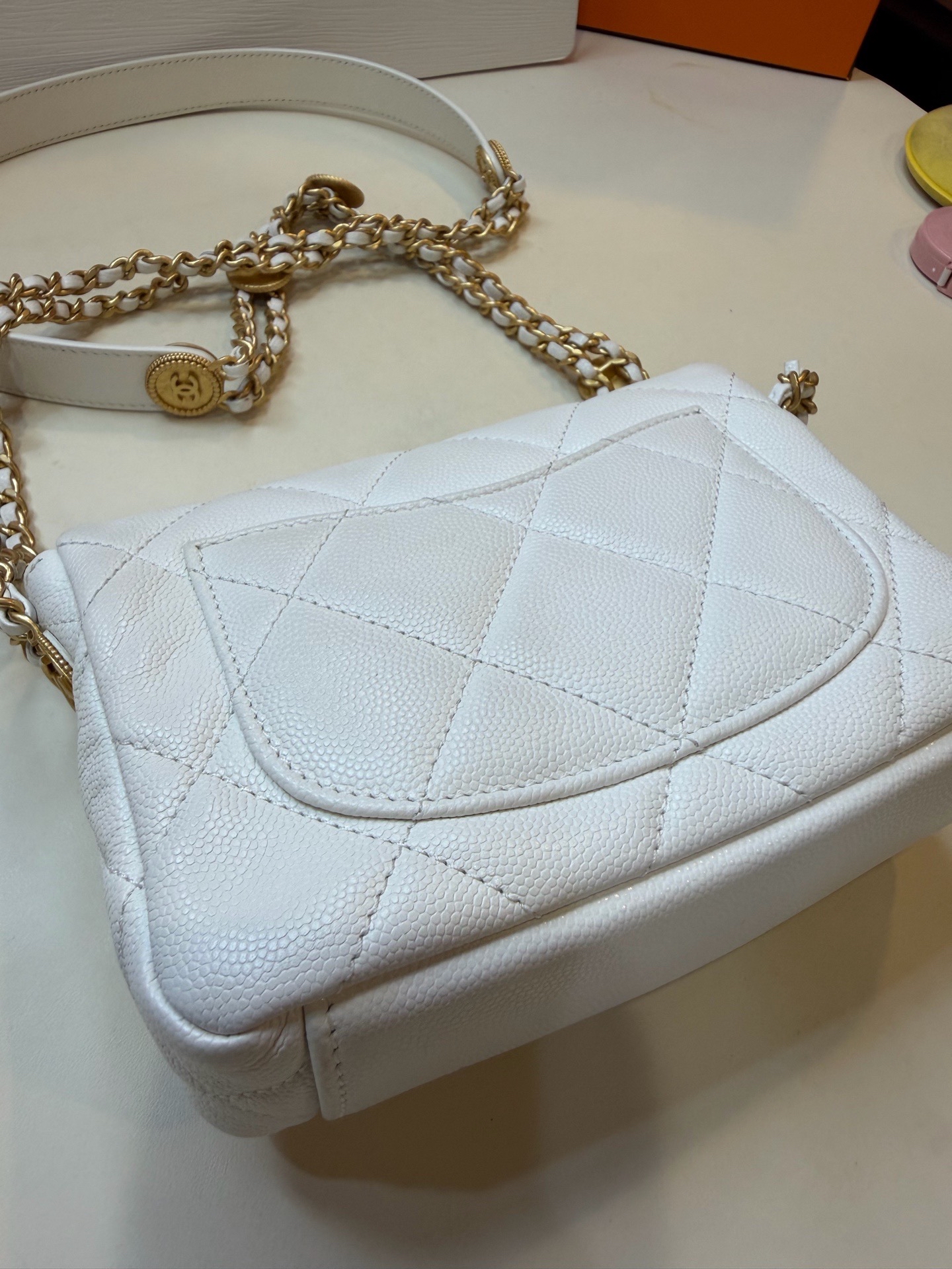 Pre-Owned CHANEL Mini Square / Product Code: 26042427