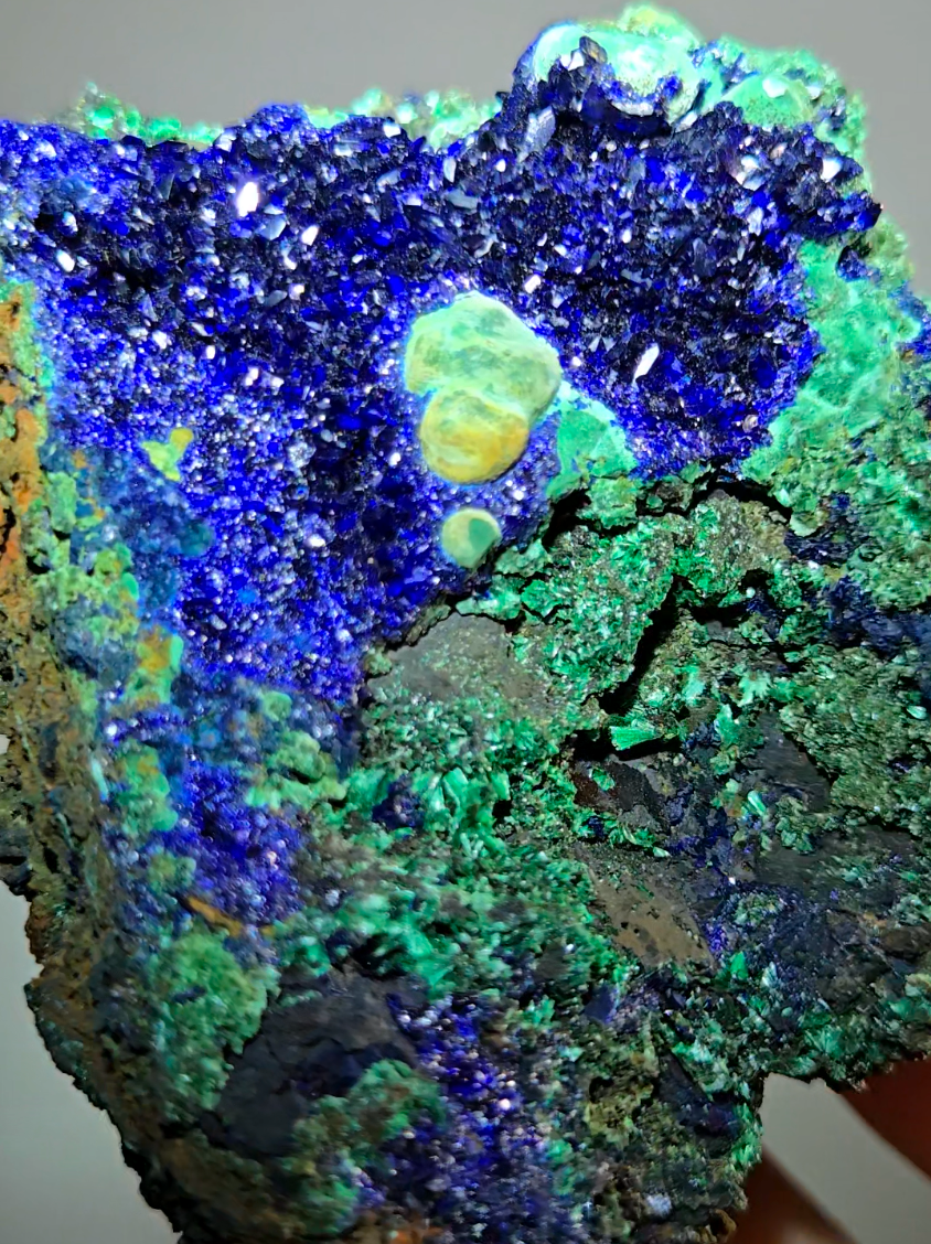 Azurite malachite chrysocolla specimen with big gems - AZ20