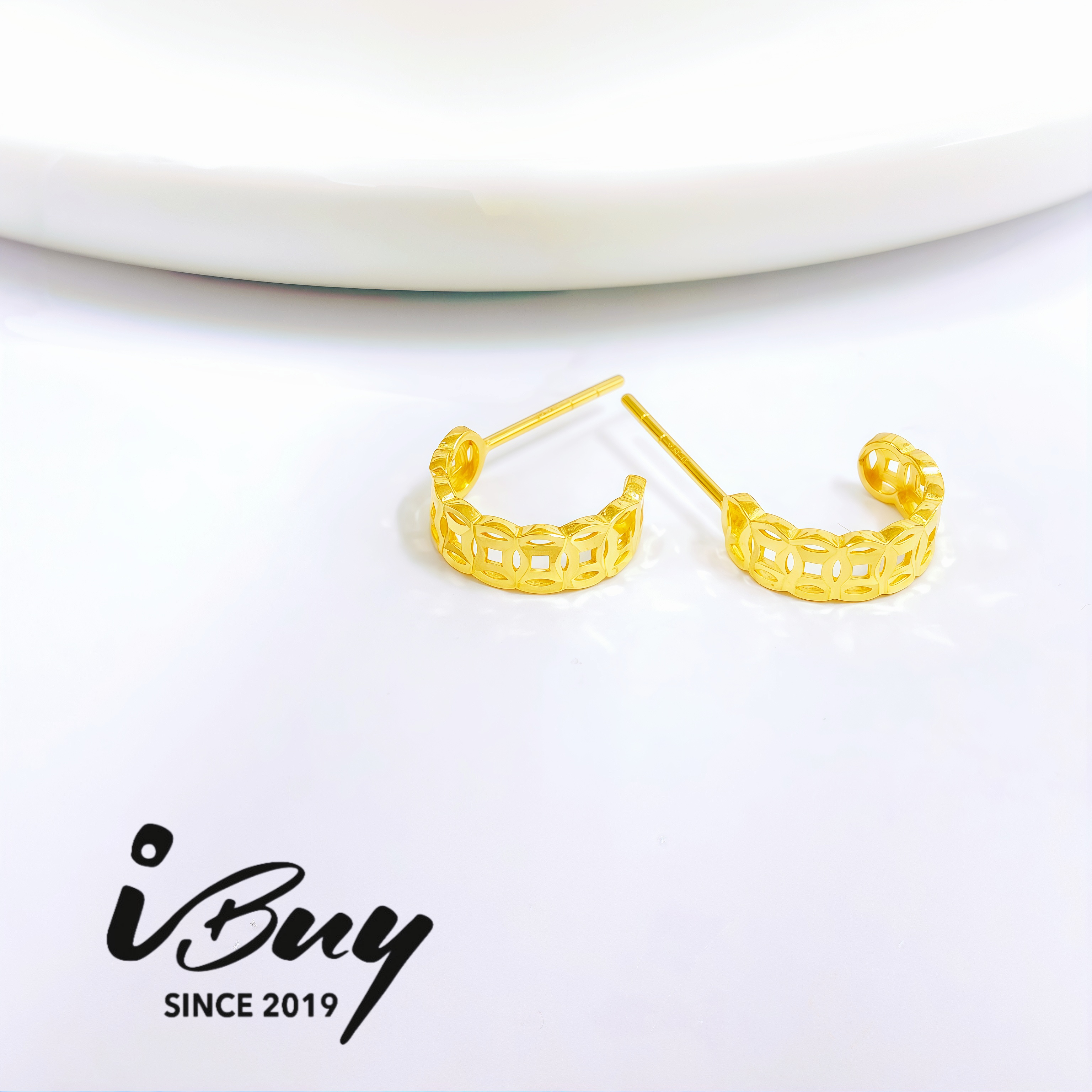 999 GOLD COIN PATTERN C-SHAPE EARSTUD 999 铜钱C形耳针