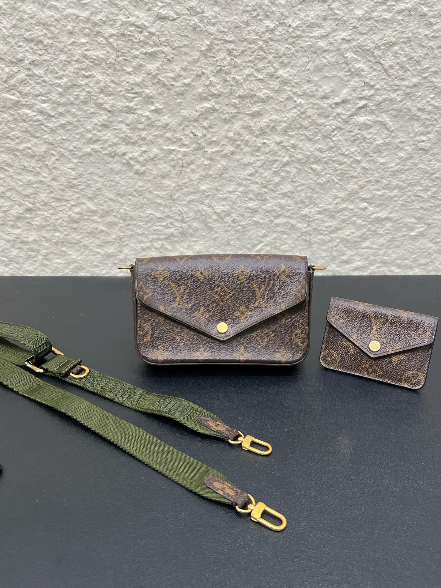 【預訂貨品】LV老花綠三合一woc