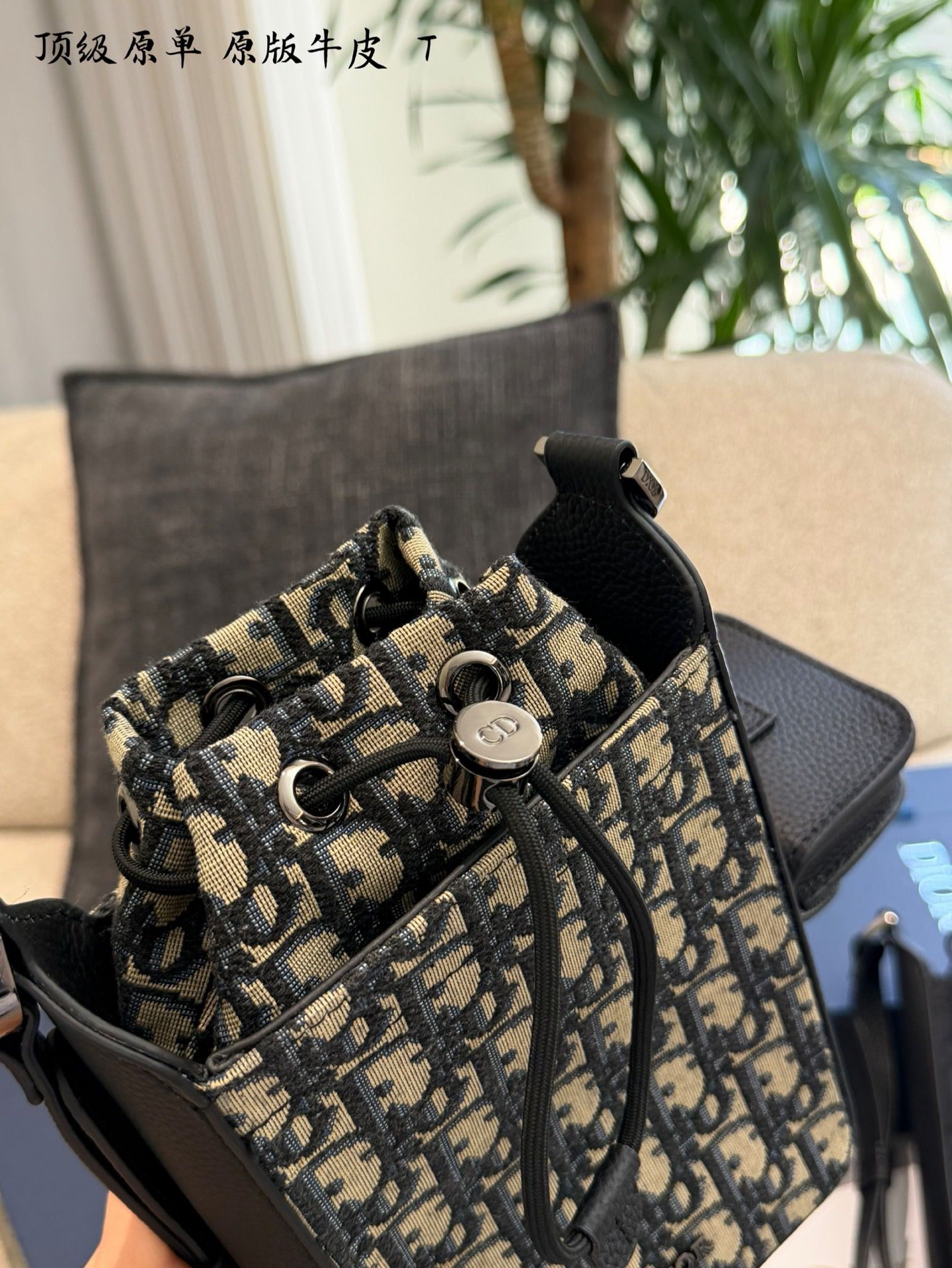 $598隻 *原單* Dior老花迷你水桶包​​