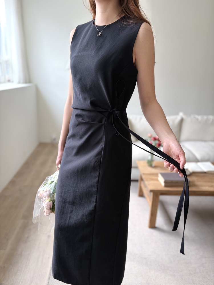 Gathered Waist Tie Dress (Black)