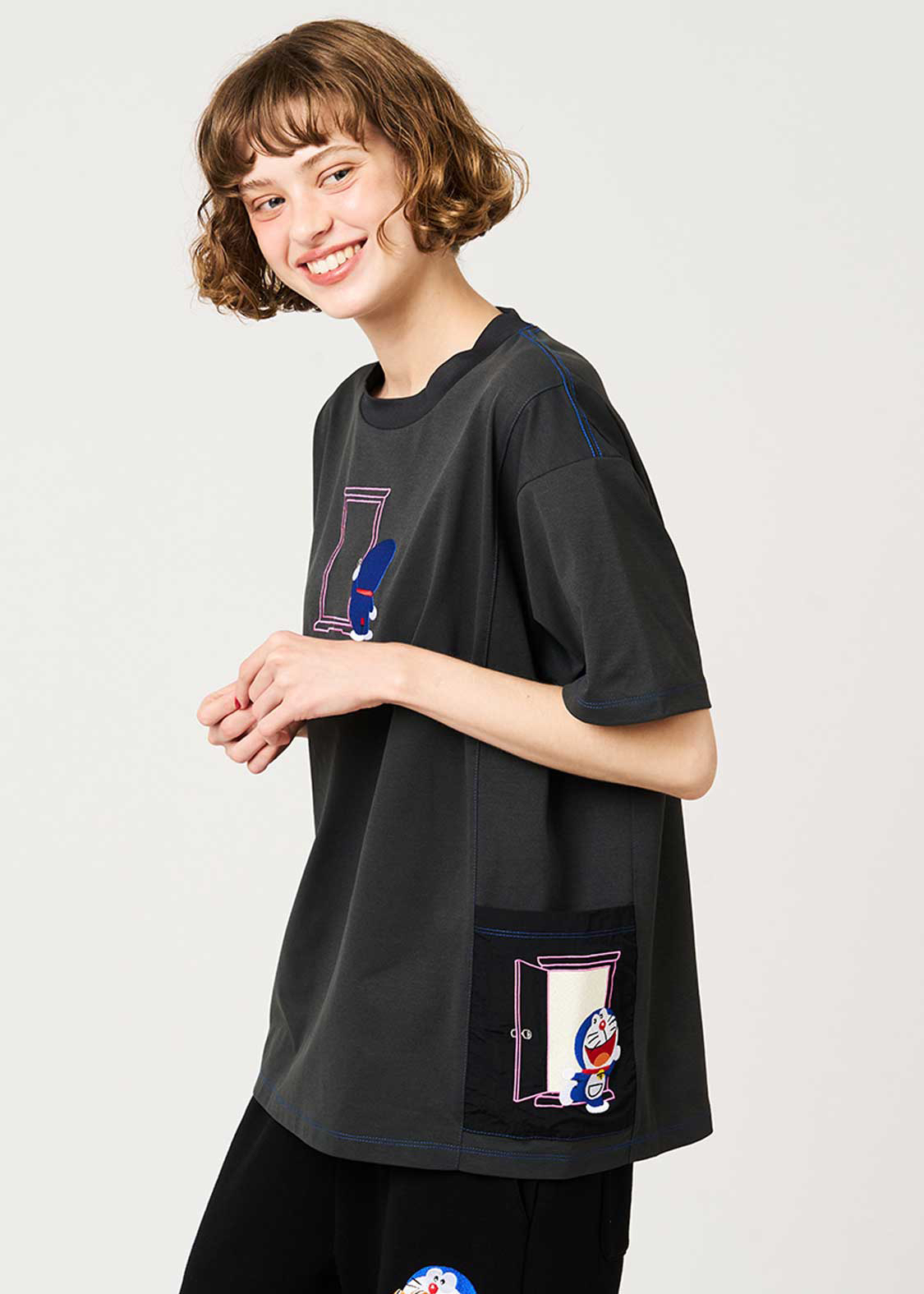 [只限預購] 多啦A夢Tshirt 短袖衫 Graniph日本限定 (隨意門)｜Doraemon短袖衫