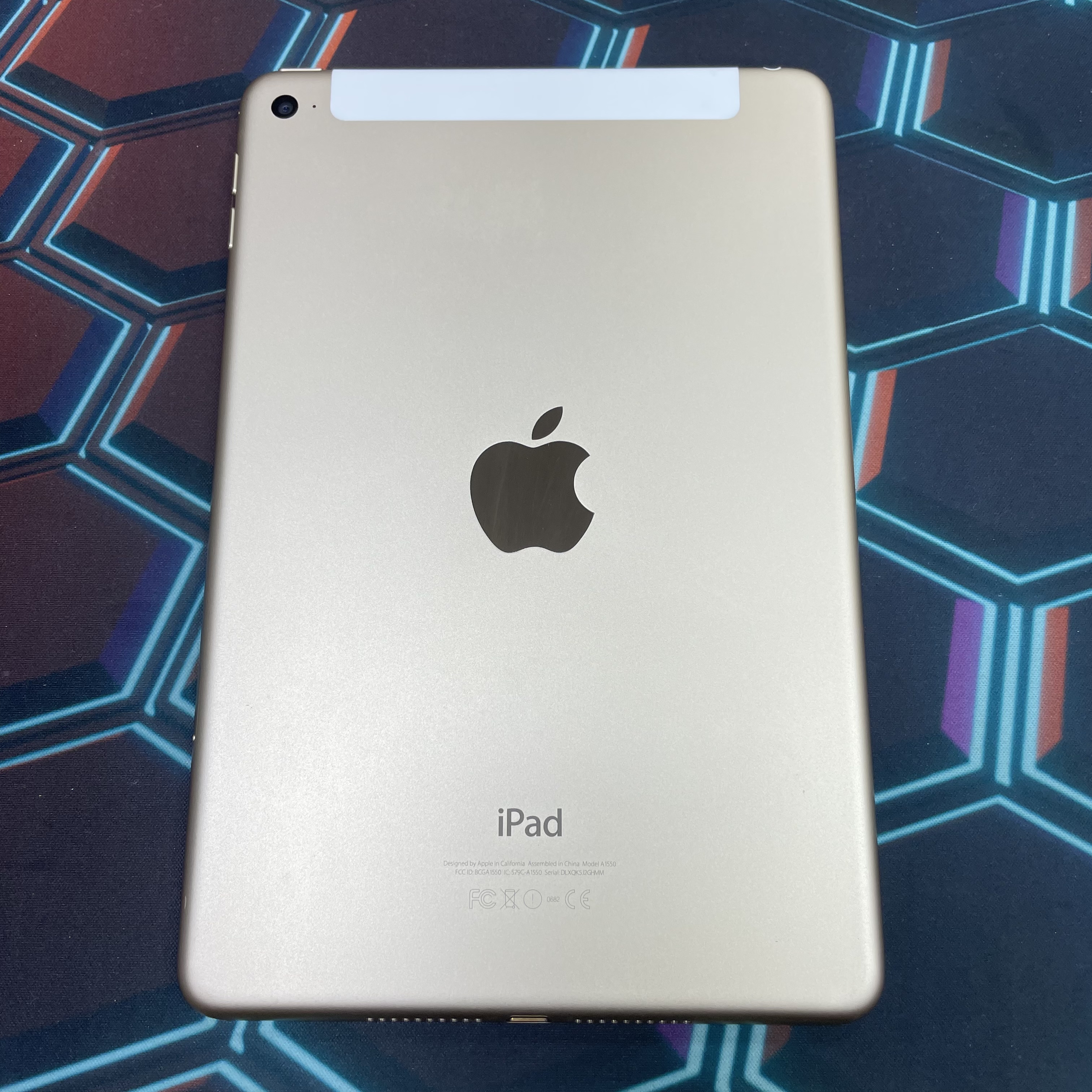 *803293 iPad mini 4 完美機 64Gb 插卡版 金色 gold