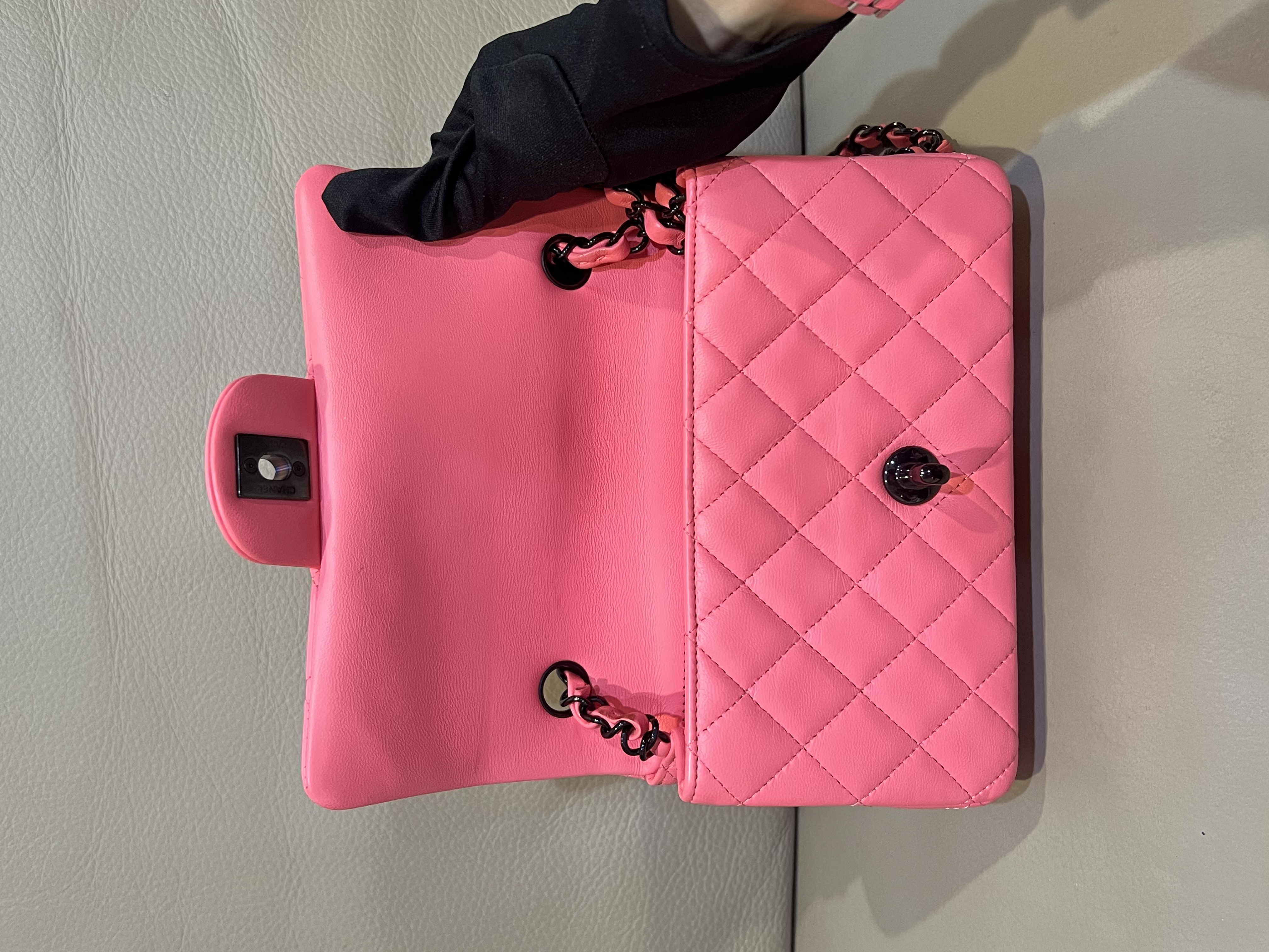 Pre-Owned CHANEL Mini Matelassé / Product Code: 26041659