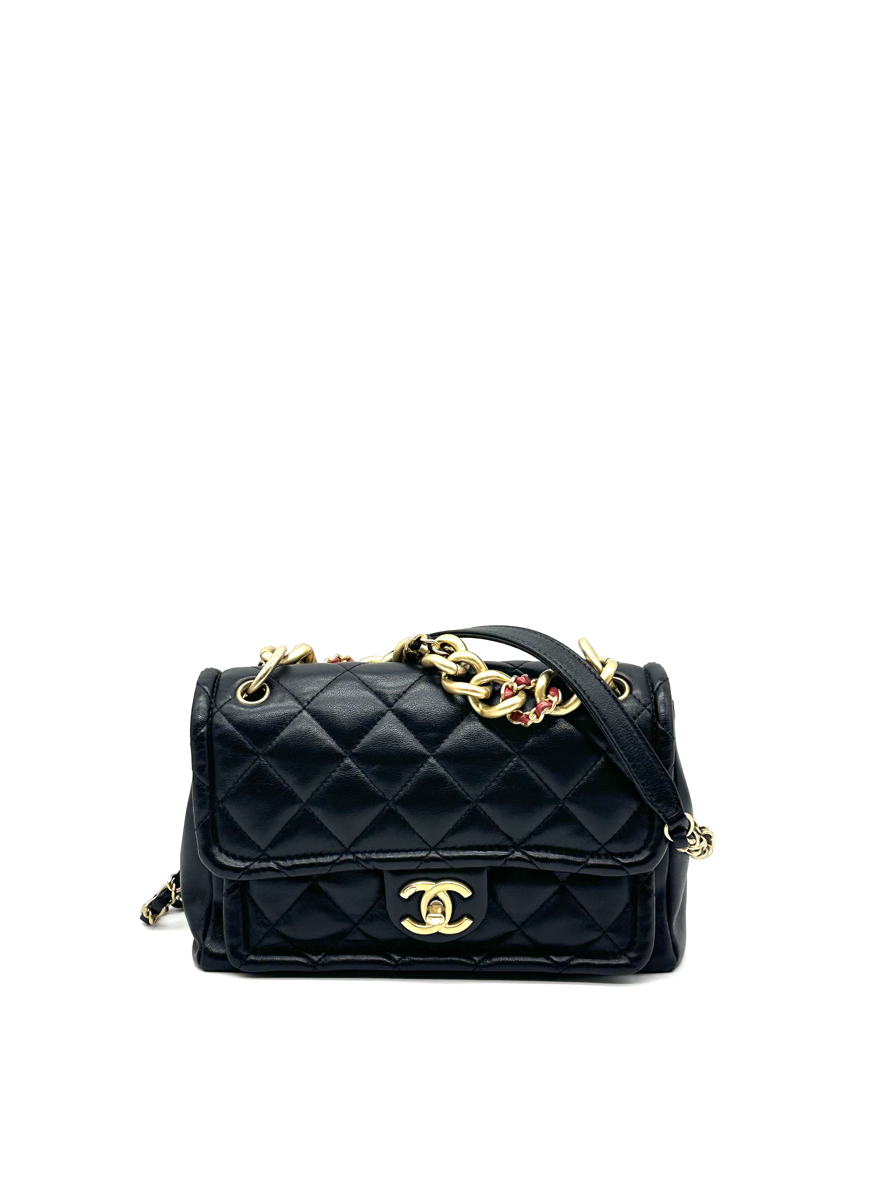 Pre-Owned CHANEL Matelassé Coco Mark chain crossbody shoulder bag / Product Code: 26041516