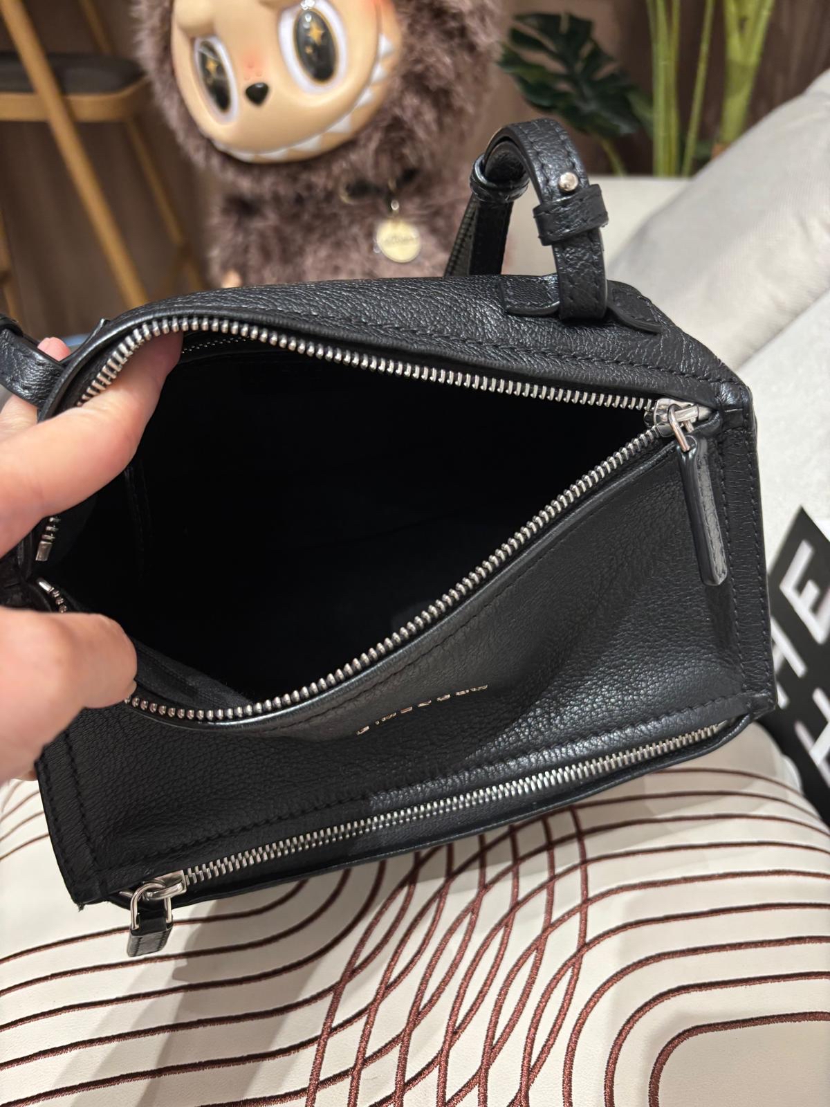 Givenchy Pandora Mini Crossbody Bag 黑色,100%Authentic,98%new