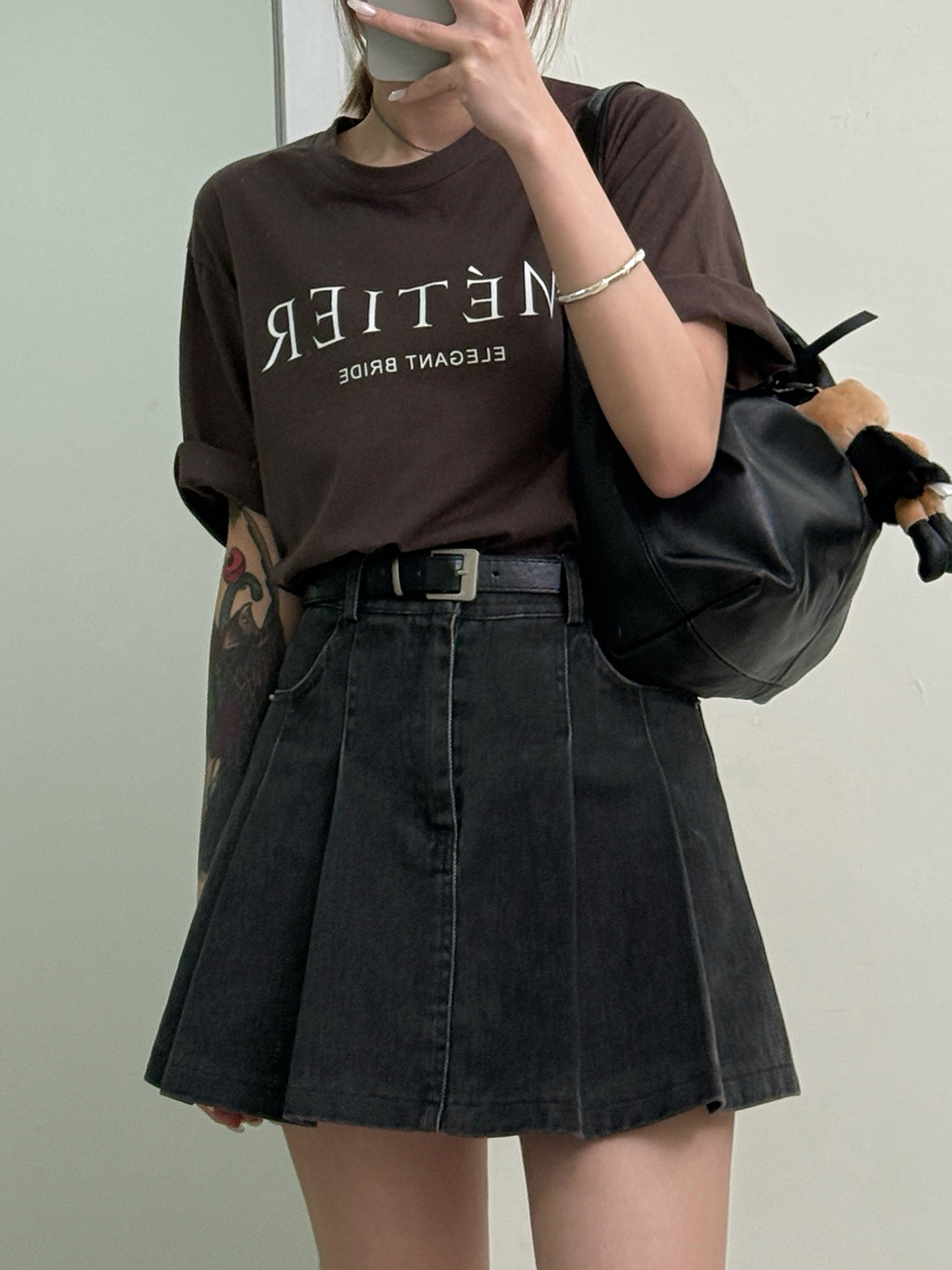 𝐁𝐚𝐬𝐢𝐜 𝐦𝐢𝐧𝐢𝐦𝐚𝐥 𝐥𝐞𝐭𝐭𝐞𝐫 𝐭-𝐬𝐡𝐢𝐫𝐭