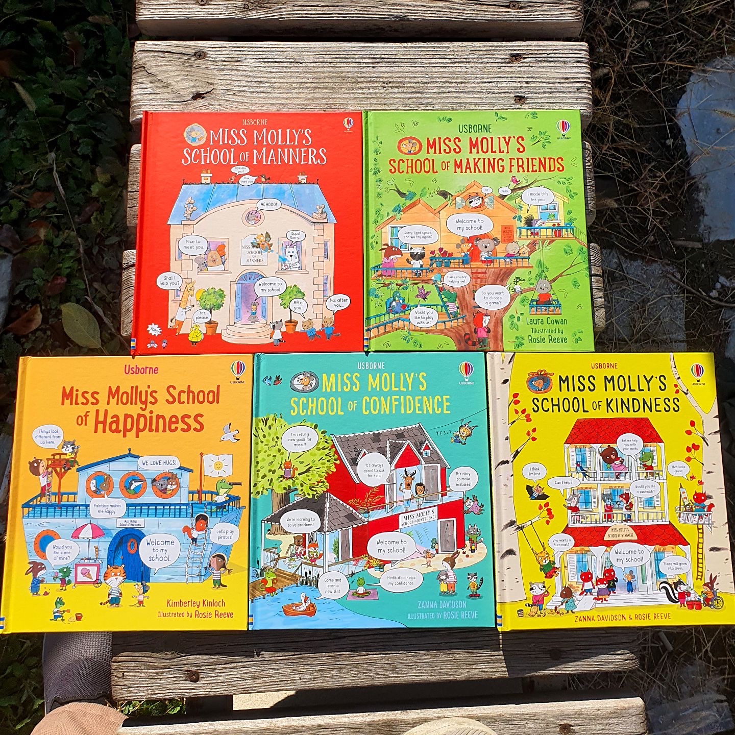 School of Manners / Making Friends：作者 Laura Cowan，插畫師 Rosie Reeve · School of Happiness / Confidence / Kindness：作者 Kimberley Kinloch 與 Zanna Davidson，插畫師 Rosie Reeve