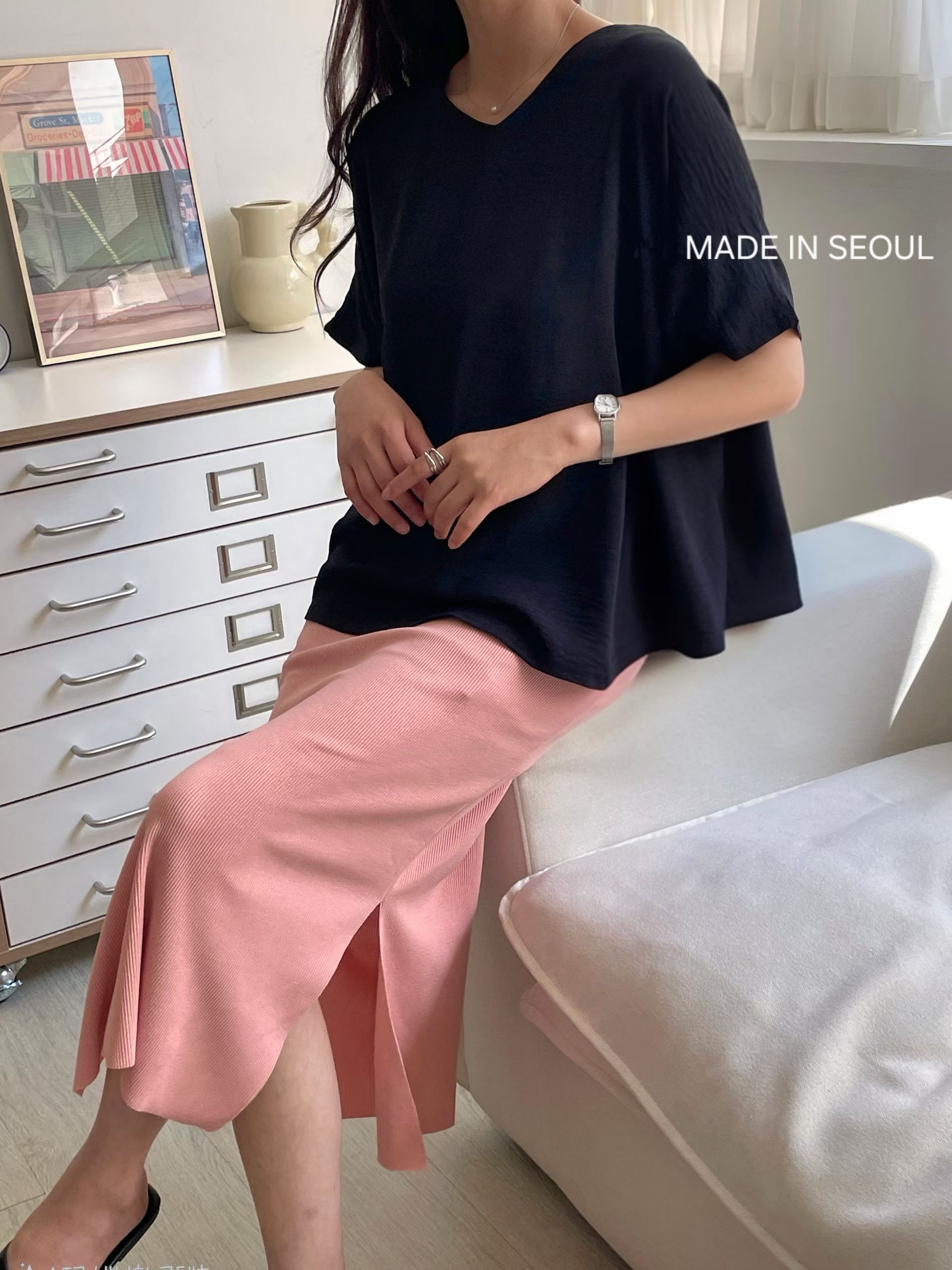 G6190 韓國🇰🇷淨色V領top