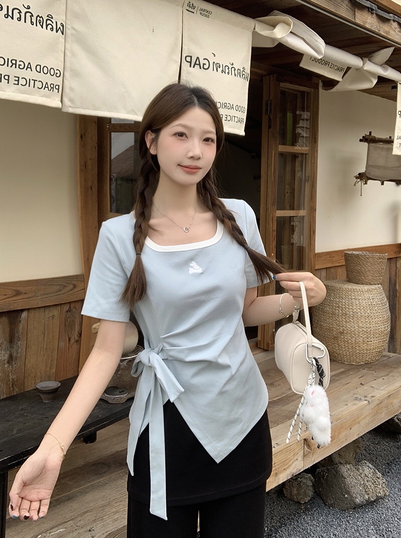 B22(36691) 韩版时尚撞色U领小兔刺绣腰边褶皱绑带开角3色上衣 