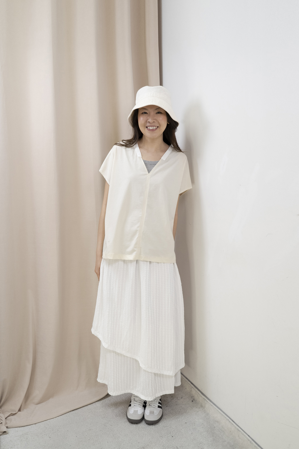 V領柔滑Top(米色）