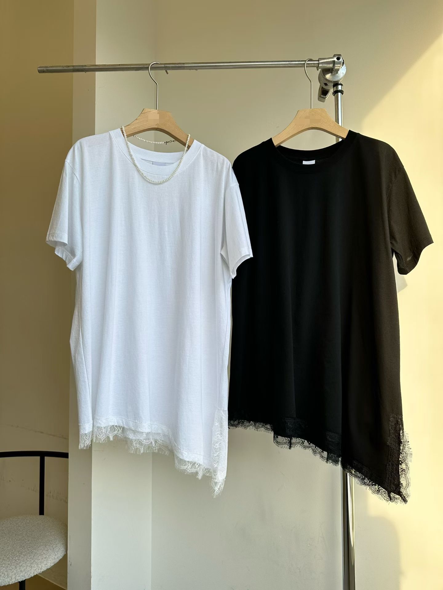 蕾絲邊寬鬆上衣