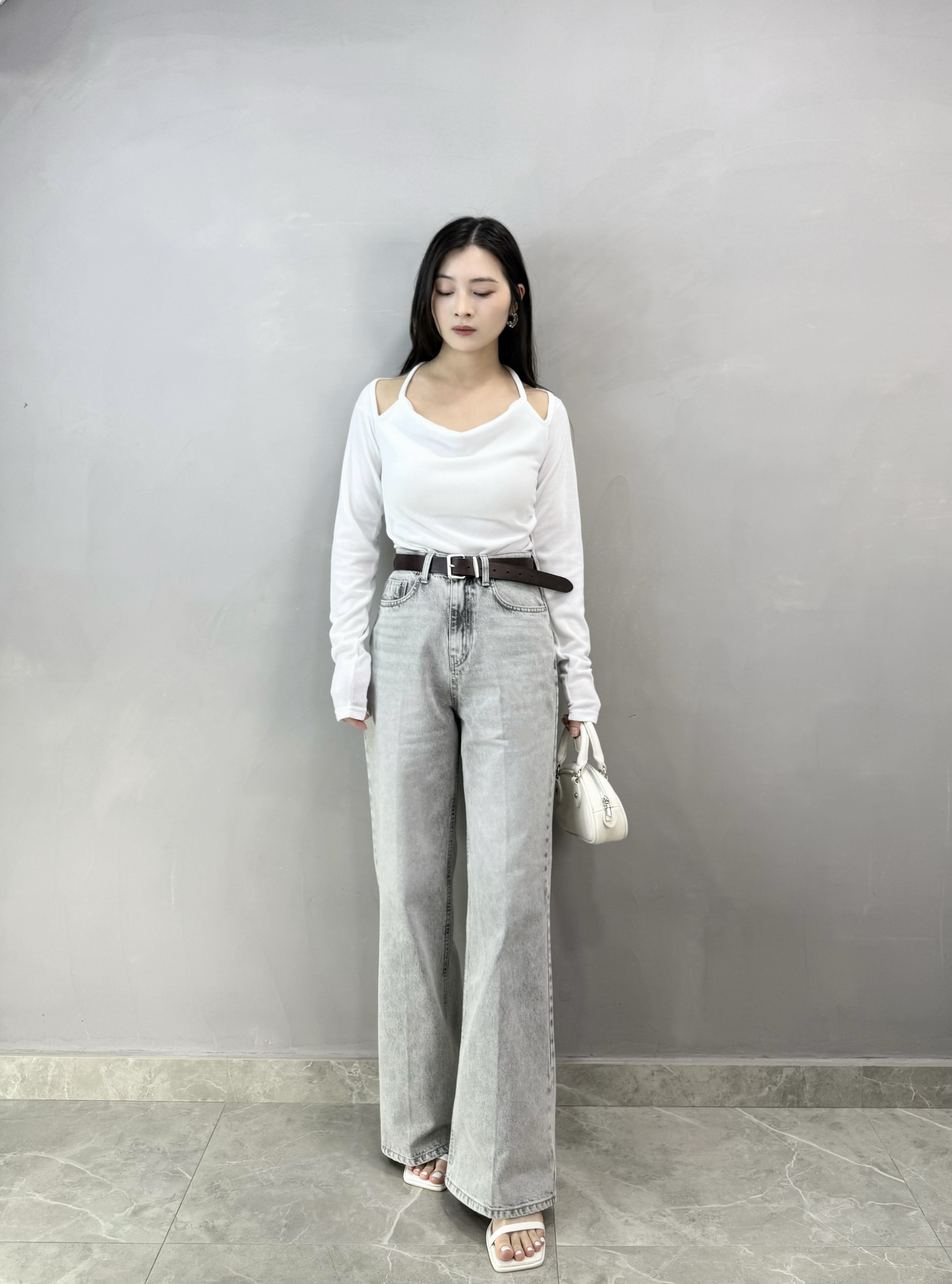 I77 洗水灰直腳牛仔褲