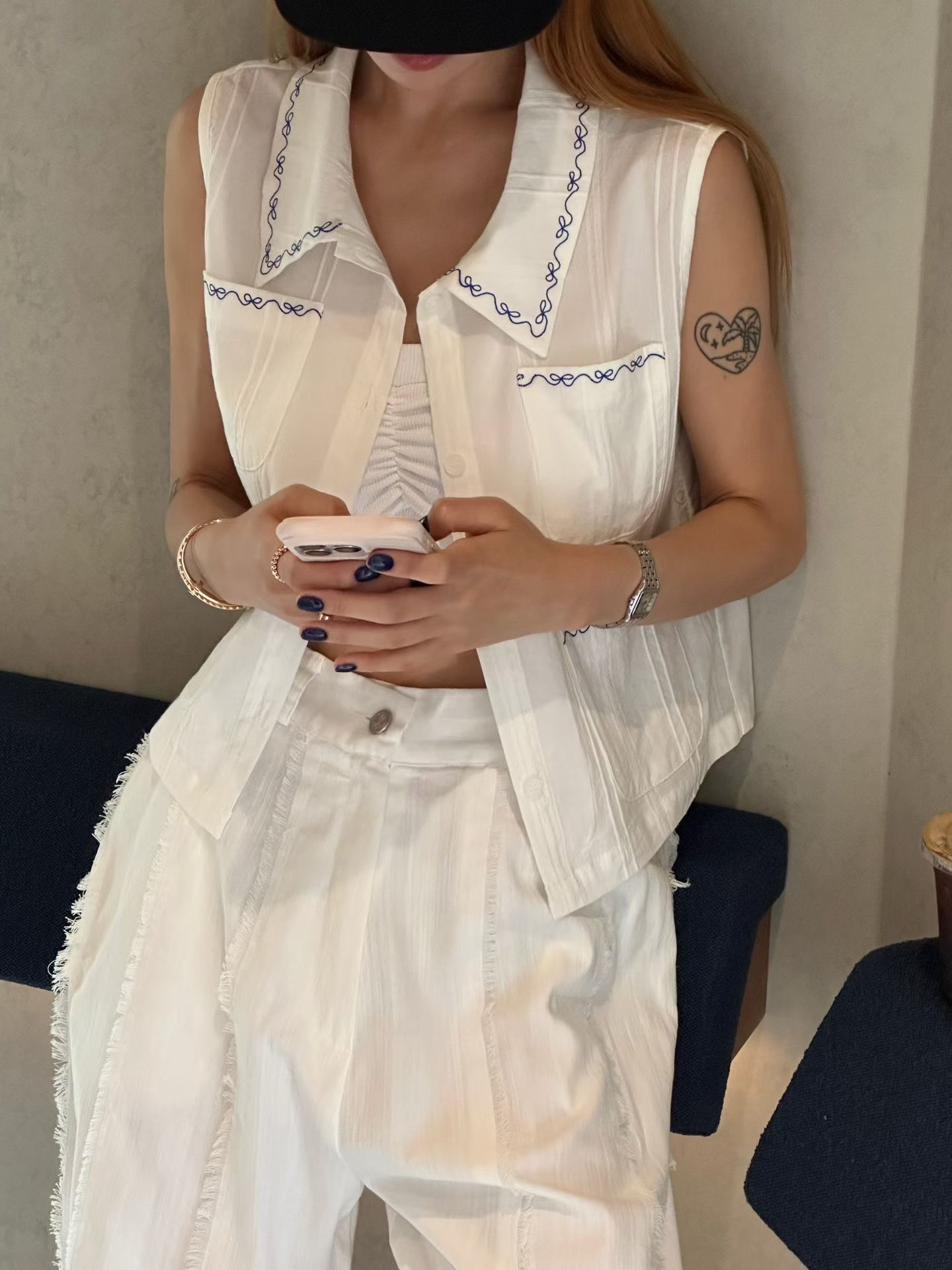 Embroidery vest jacket