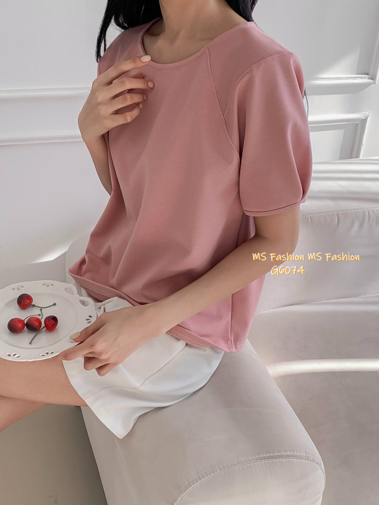 G6074 韓國🇰🇷淨色圓領摺袖top