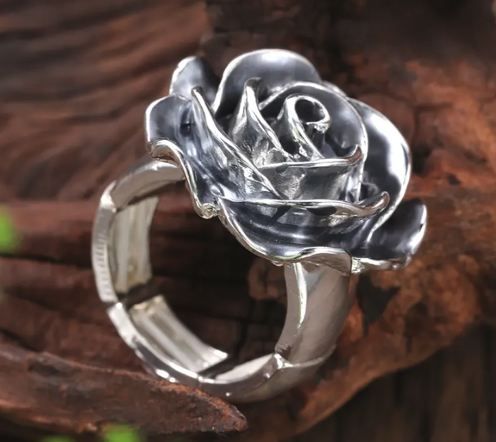 Elegant Bohemian Style Zinc Alloy Ring with Rose Design