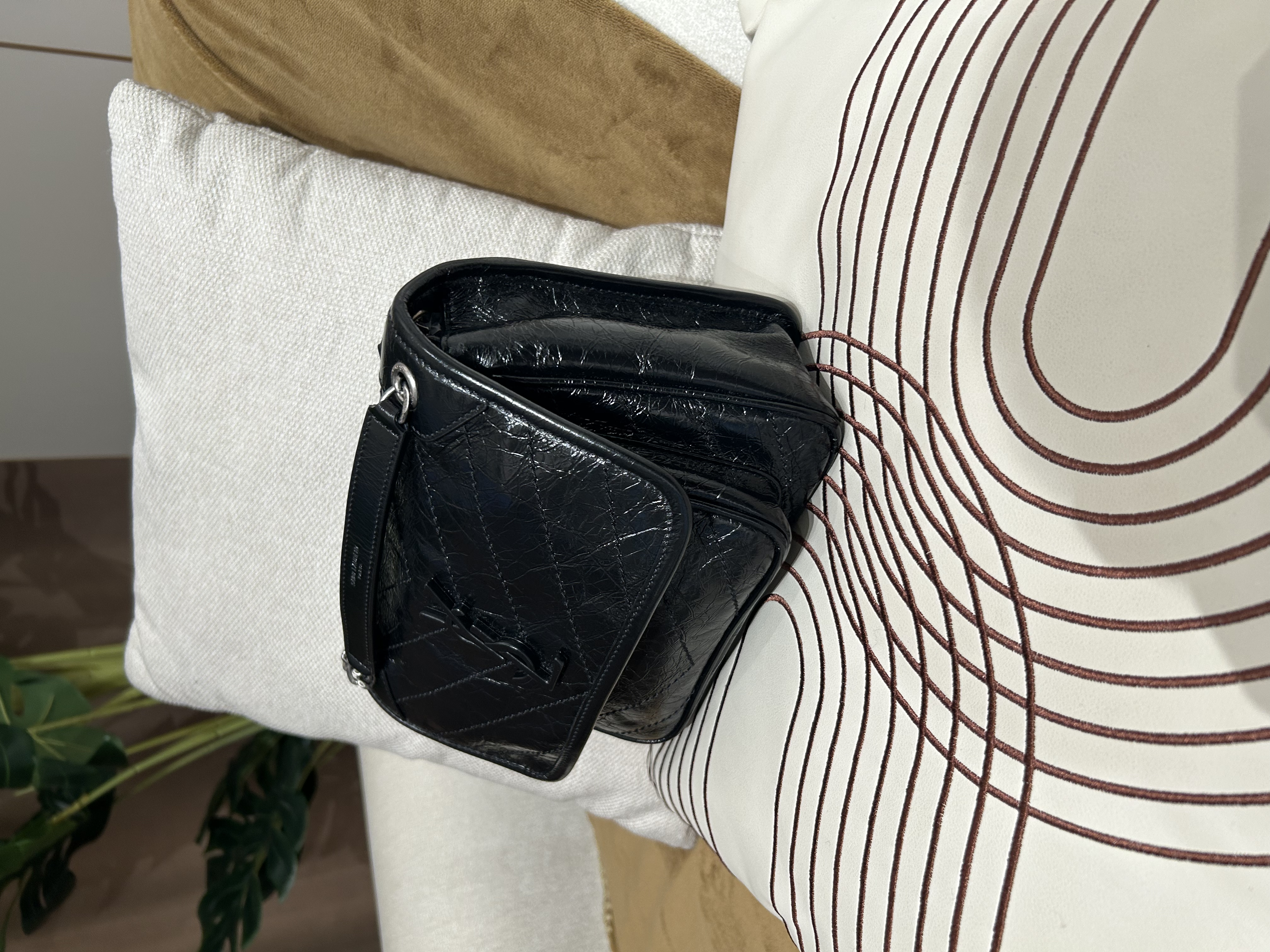 YSL Niki baby Bag Saint Laurent niki Calfskin黑色小牛皮 100%Authentic, 98%new ✅dust bag 