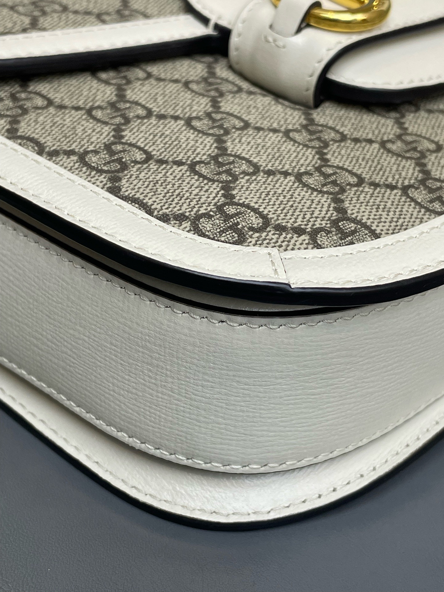 【預訂貨品】Gucci 1955 白色郵差包