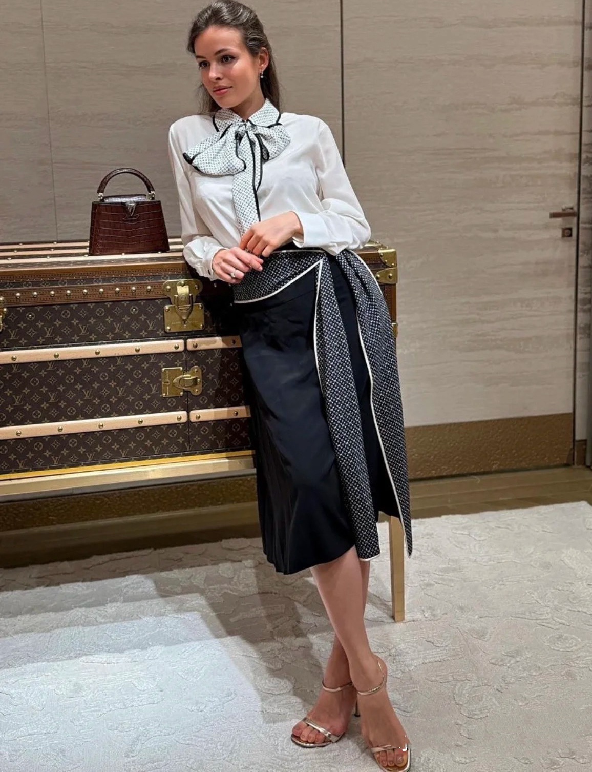 【頂級原單】LV Monogram Collar Blouse 絲帶領襯衫