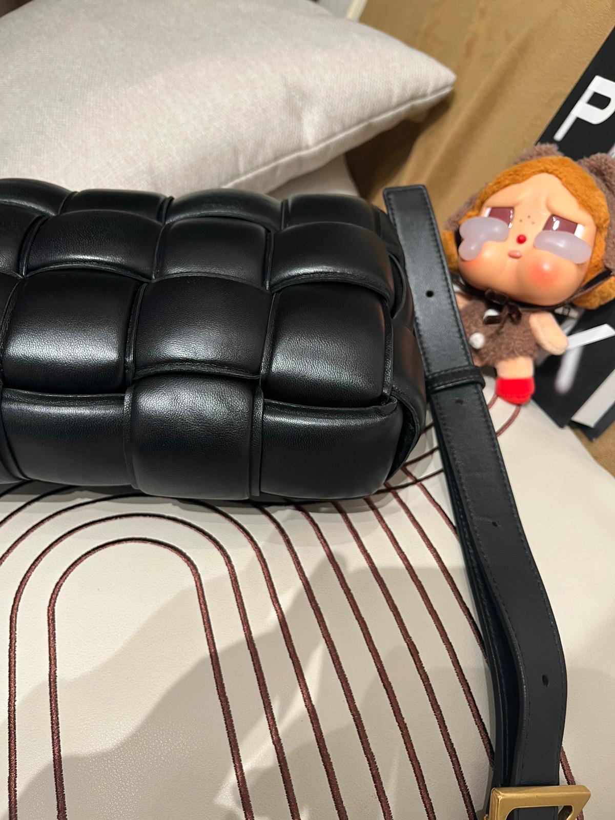 Bottega Veneta BV Cassette Padded Shoulder bag 100%Authentic, 90%New ✅Dust bag