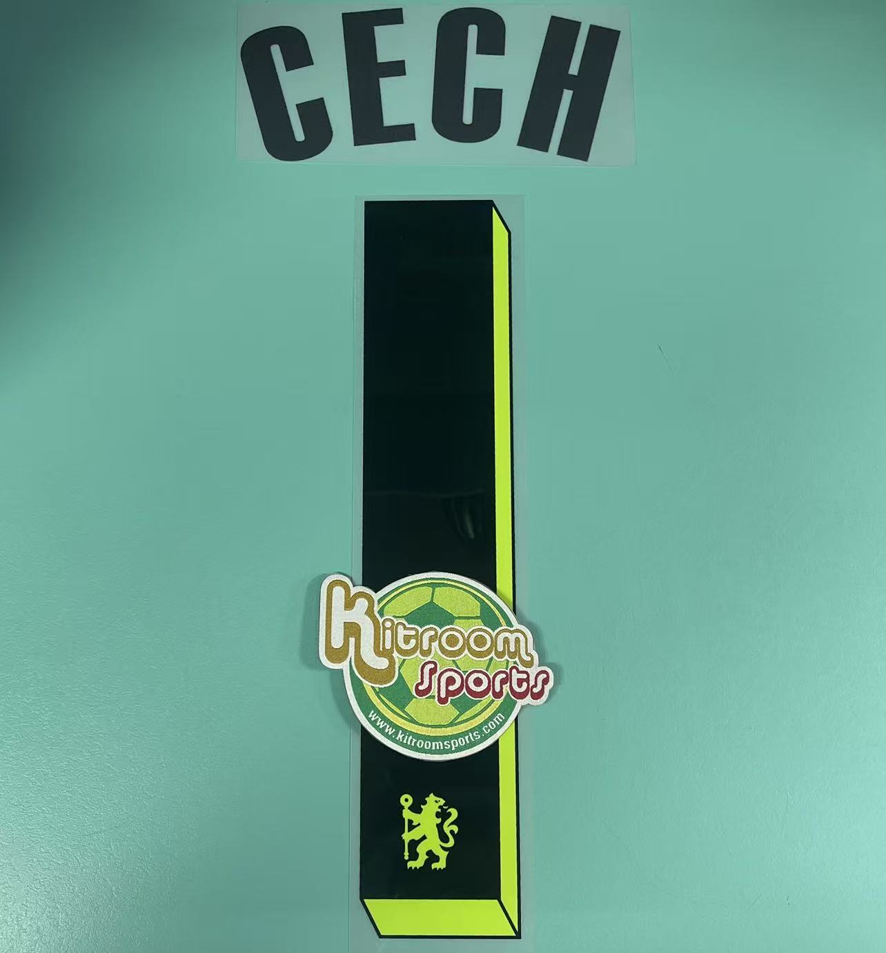 2010-11 Chelsea GK UCL Nameset #1 CECH